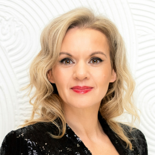 Dr. Oláh Mária
