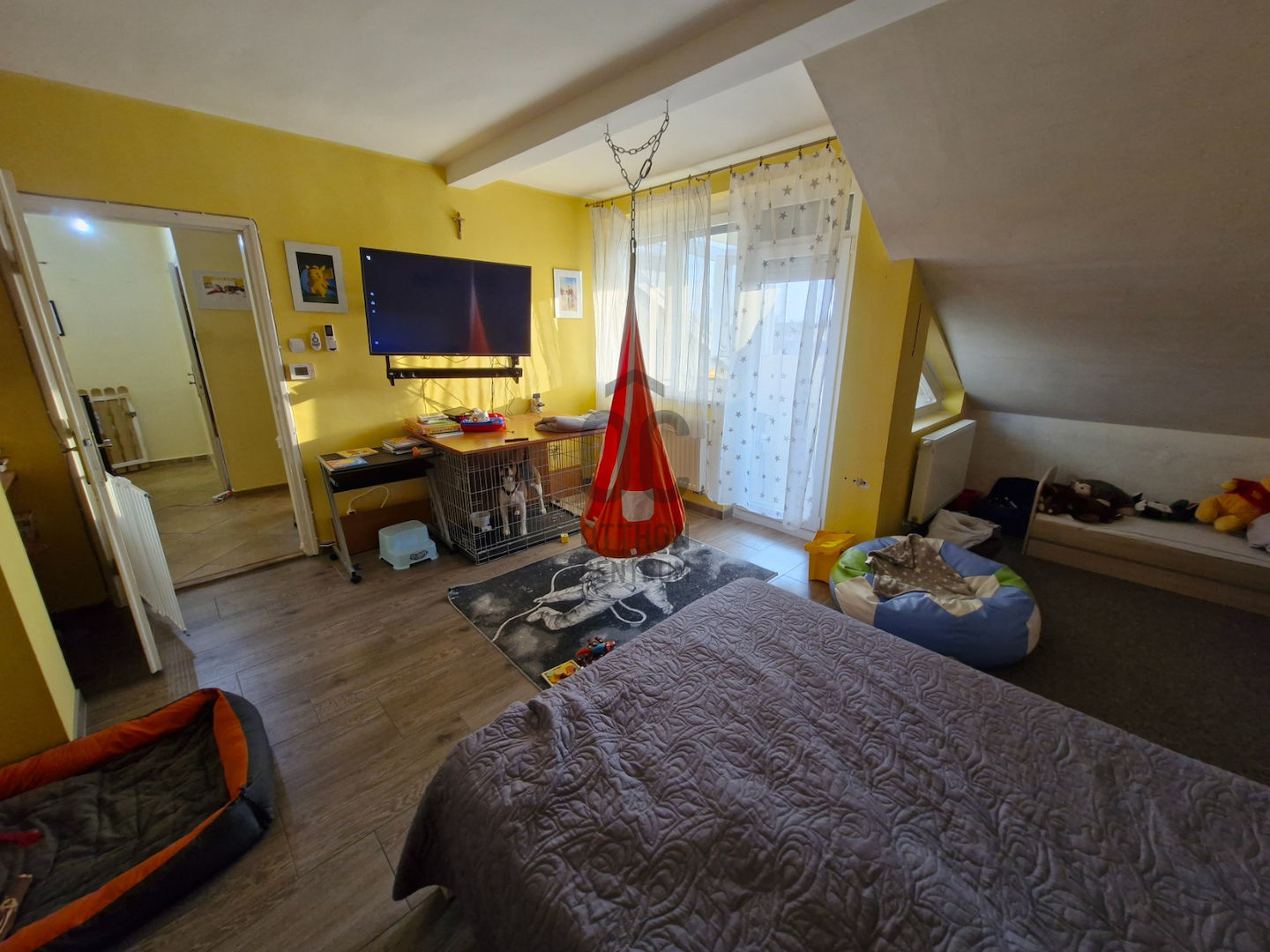 Gallery zoom image