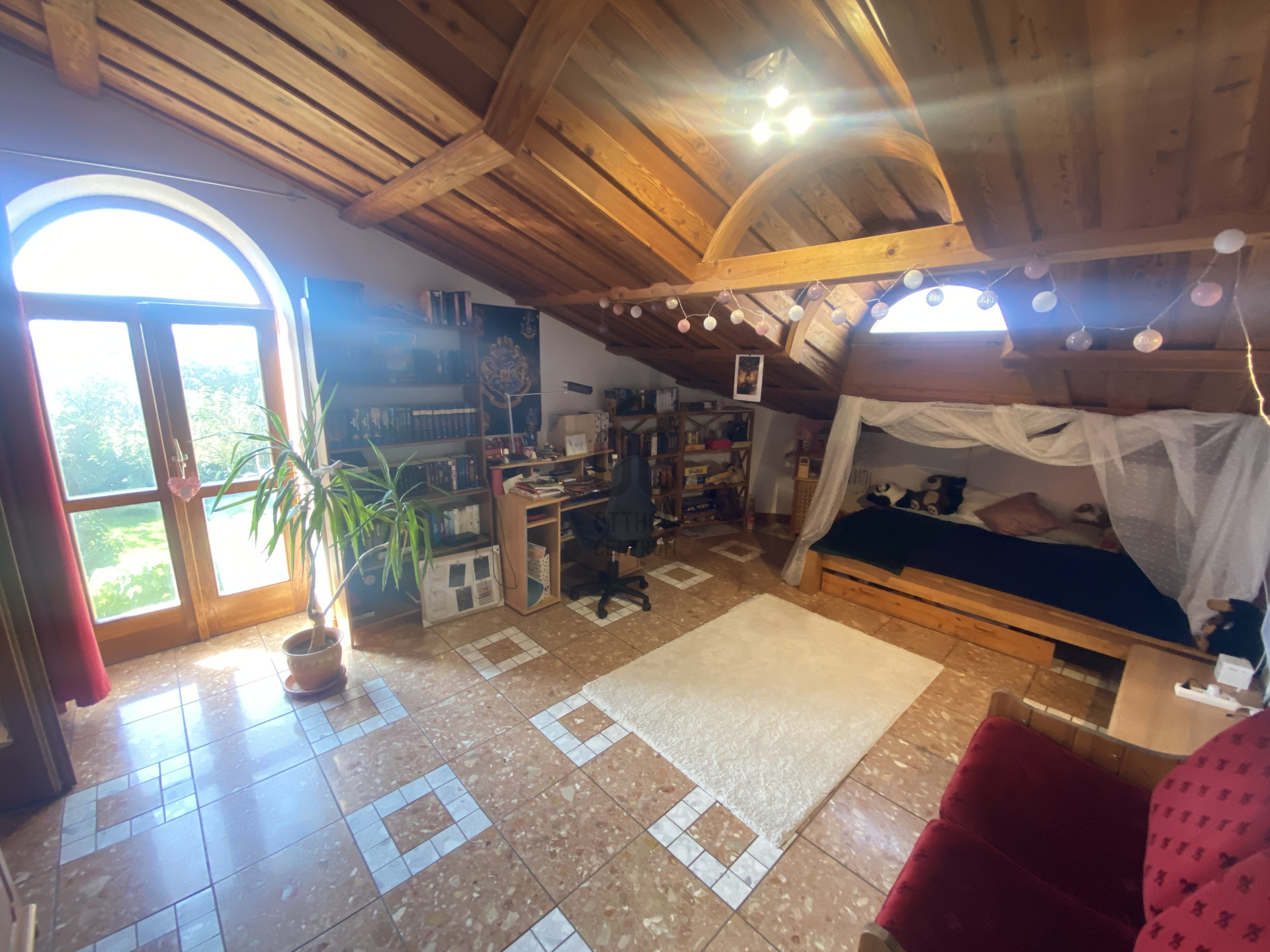 Gallery zoom image