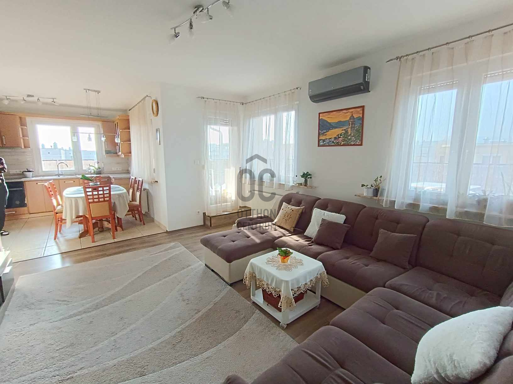 Gallery zoom image
