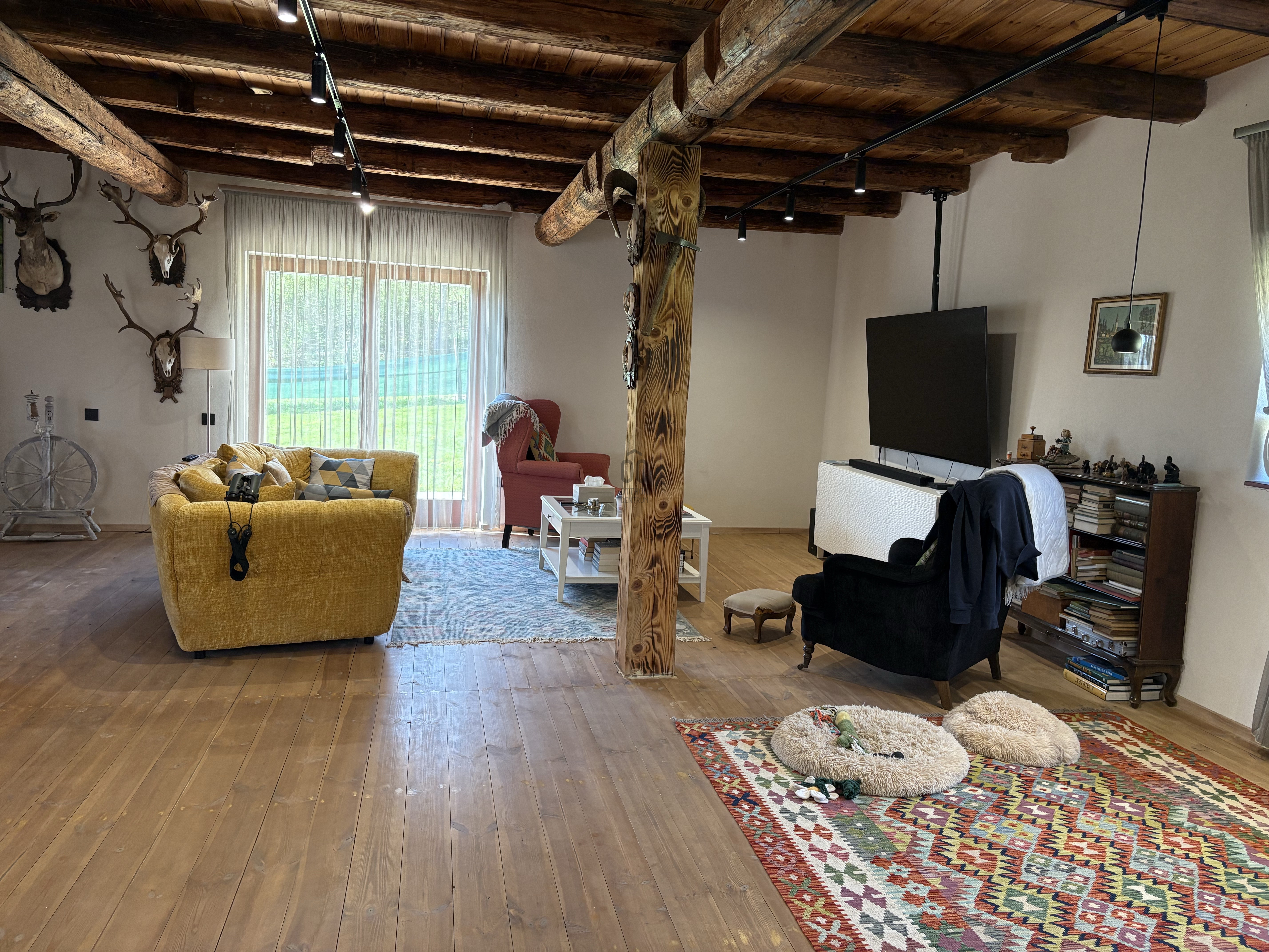 Gallery zoom image