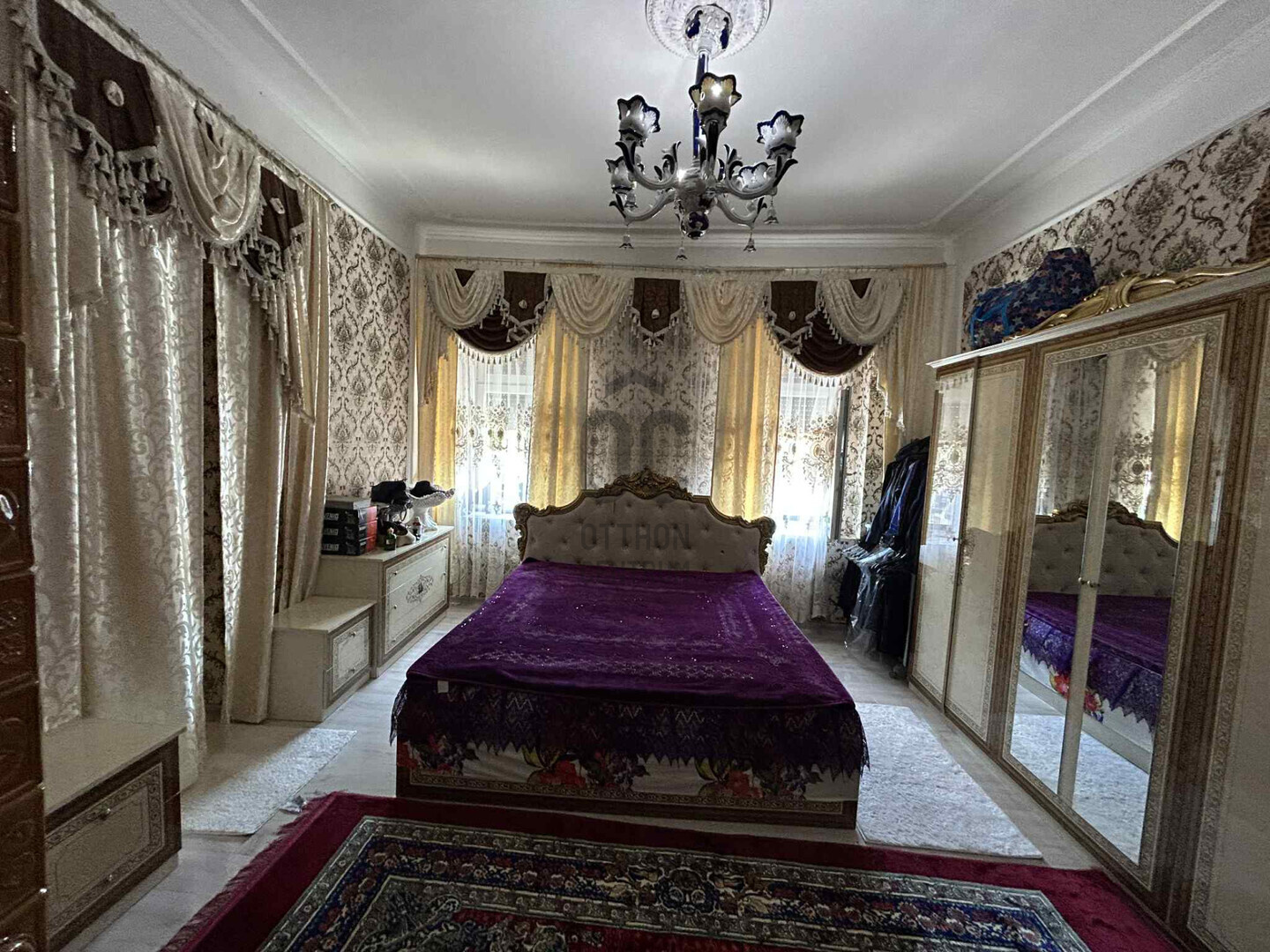 Gallery zoom image