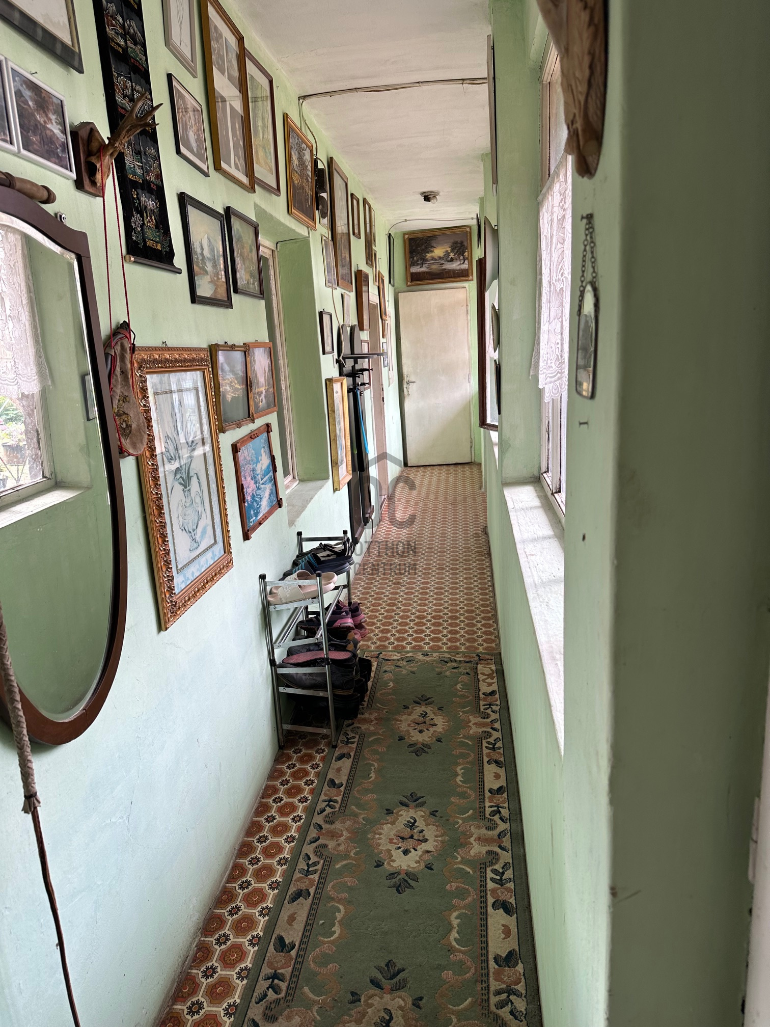 Gallery zoom image