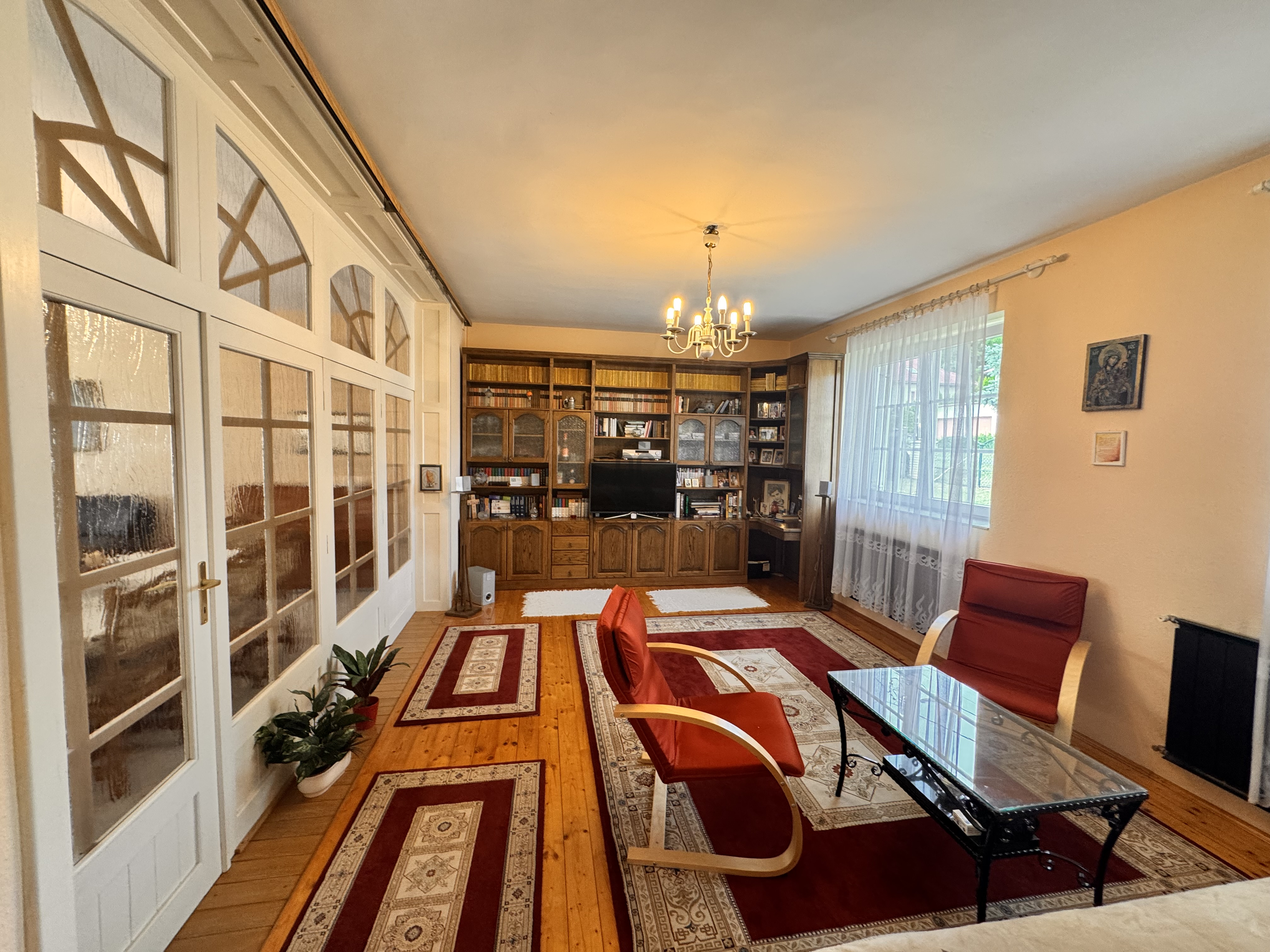 Gallery zoom image