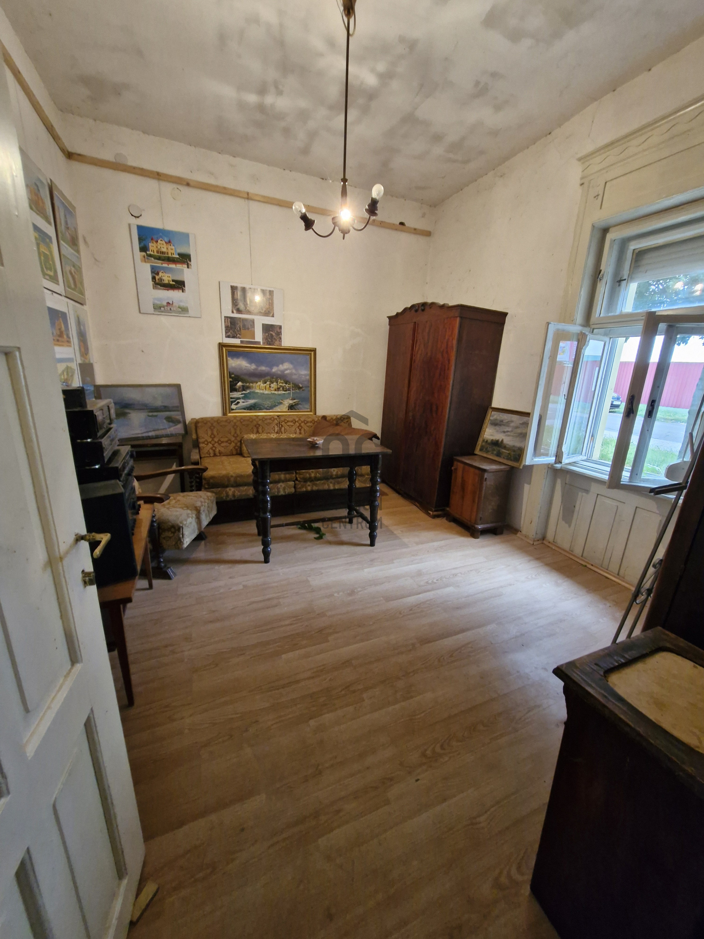Gallery zoom image