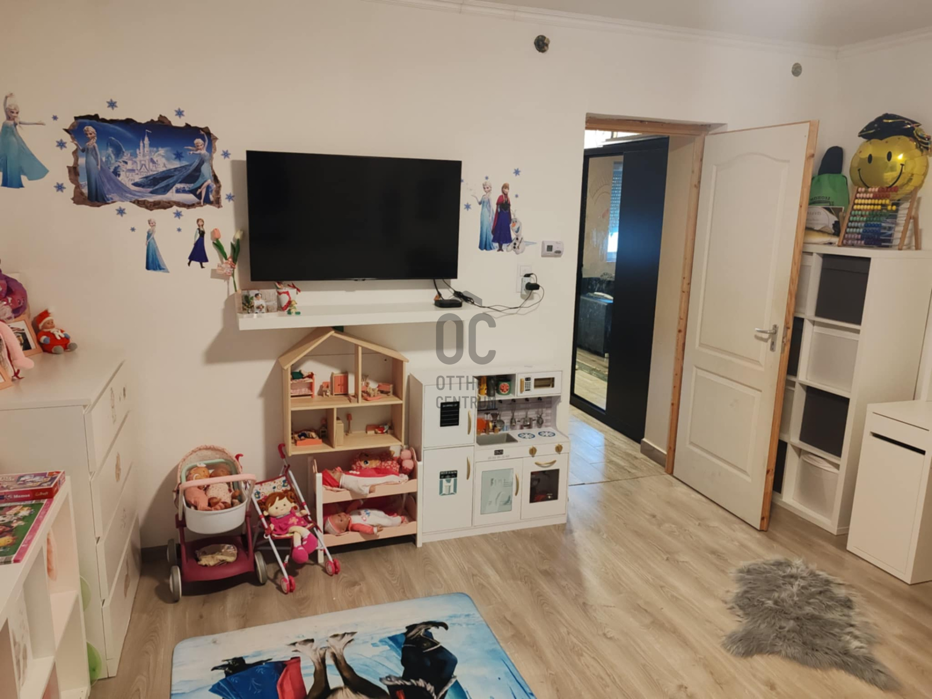 Gallery zoom image