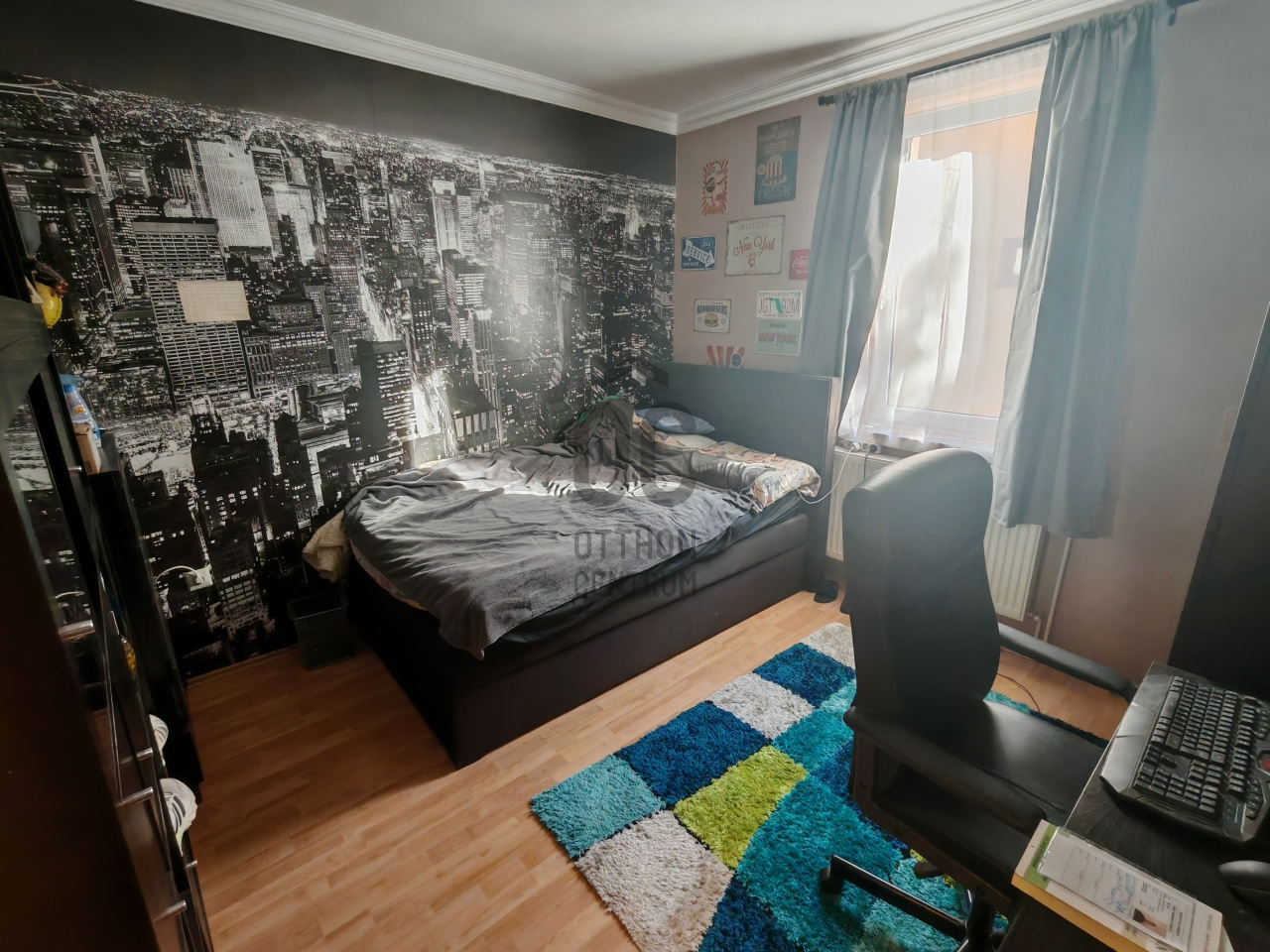 Gallery zoom image