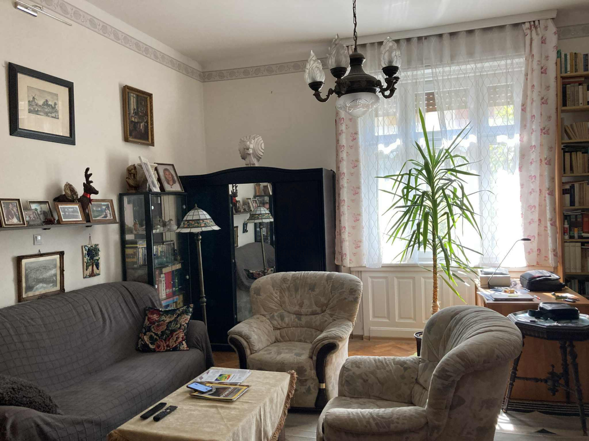 Gallery zoom image