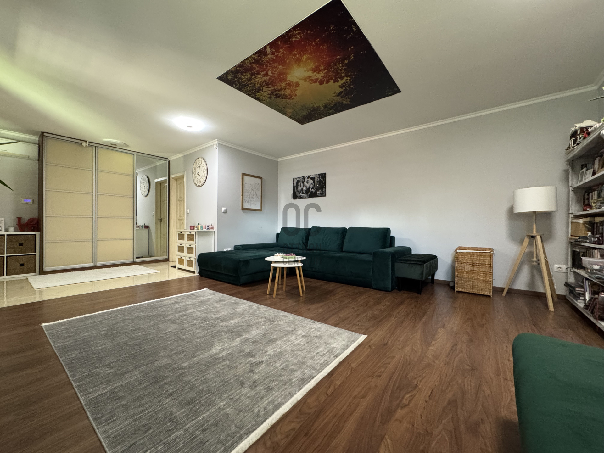 Gallery zoom image