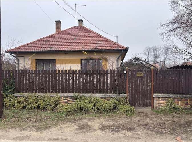 3 bed · 933m² · Családi ház · 49.900.000 Ft