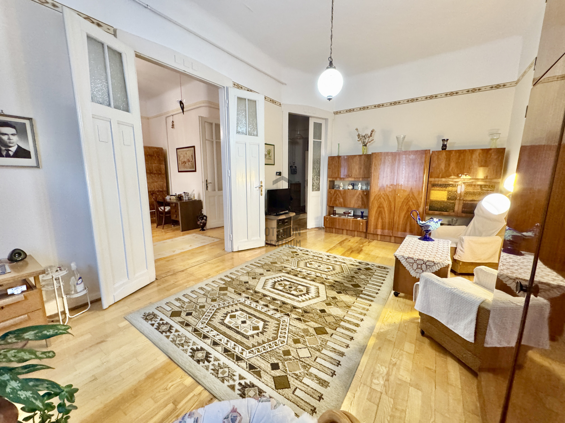 Gallery zoom image