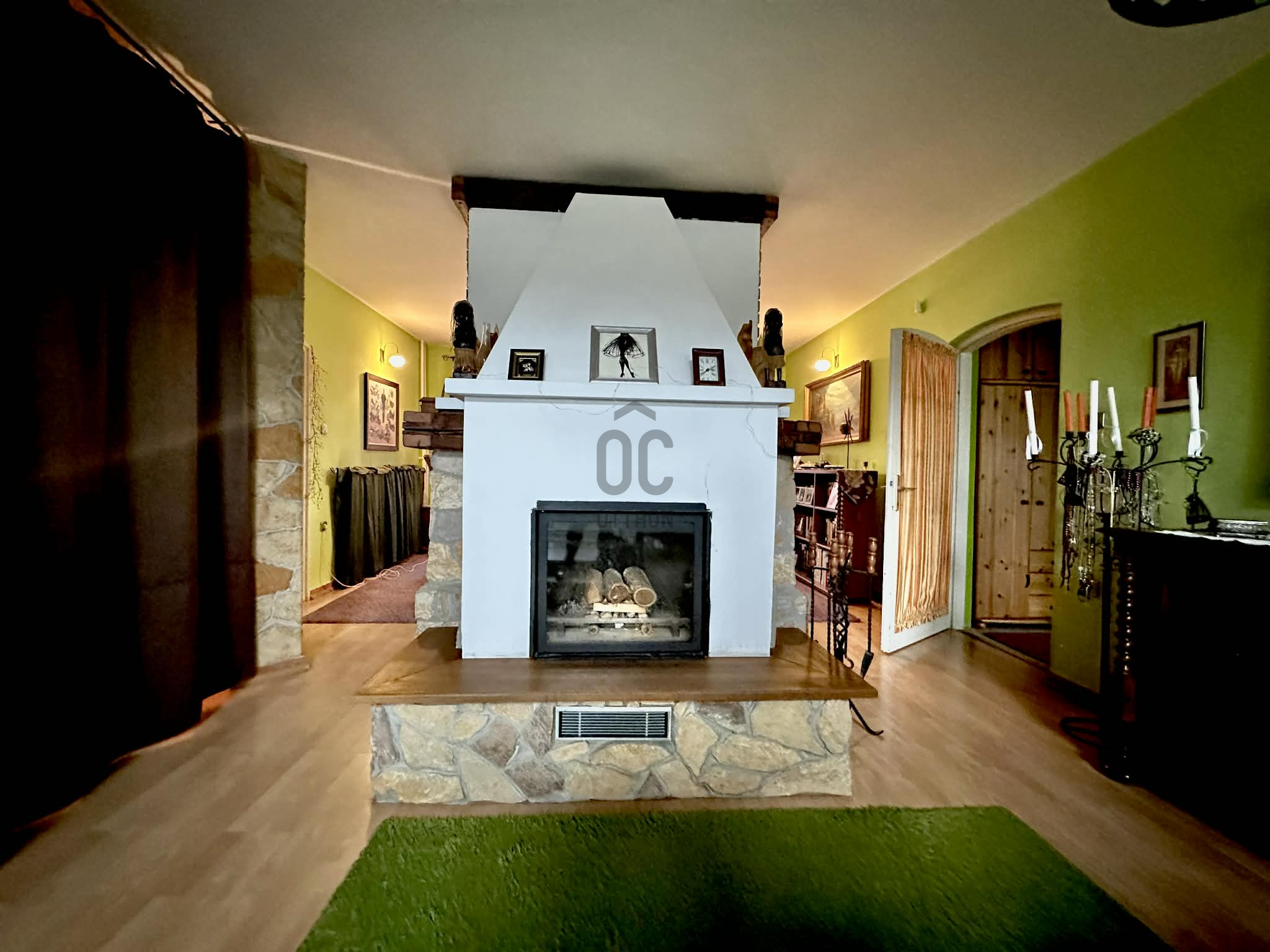 Gallery zoom image