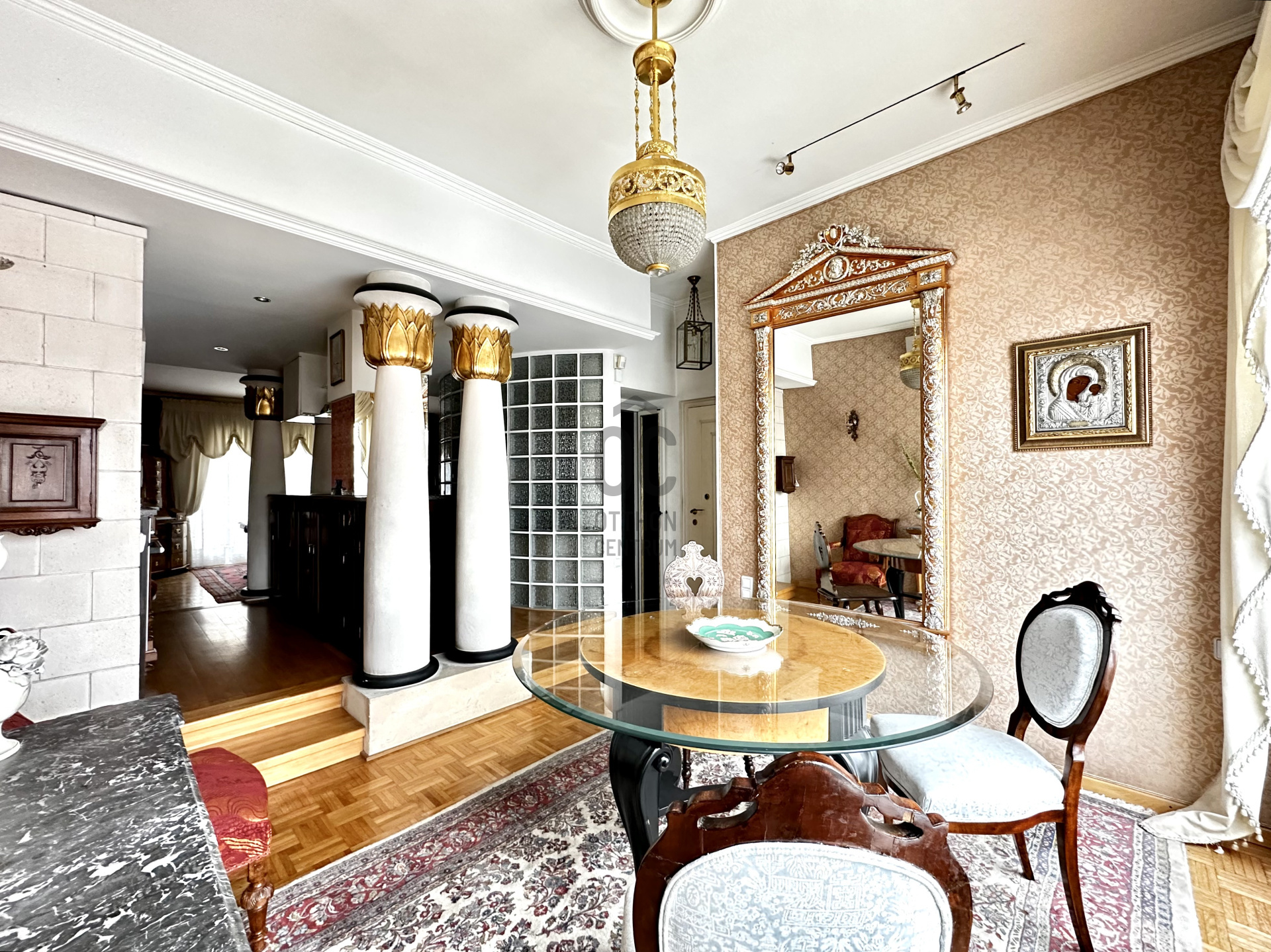 Gallery zoom image