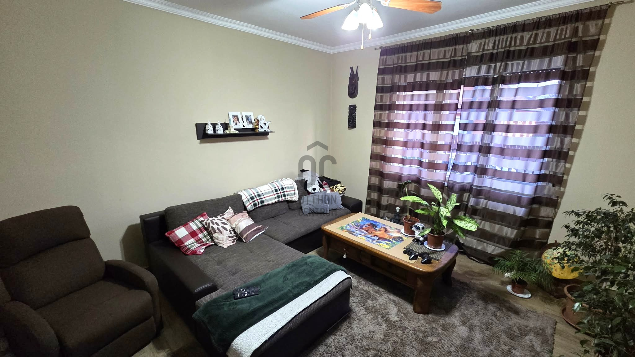 Gallery zoom image