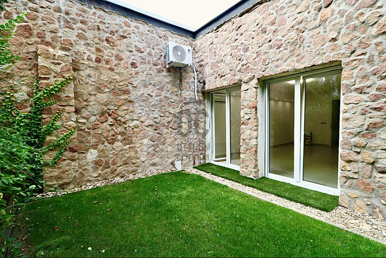 Gallery zoom image