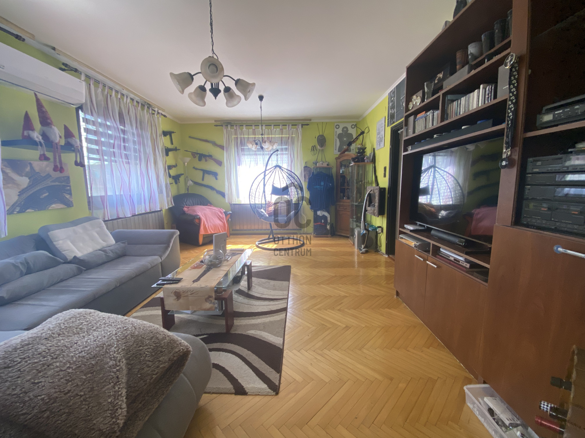 Gallery zoom image