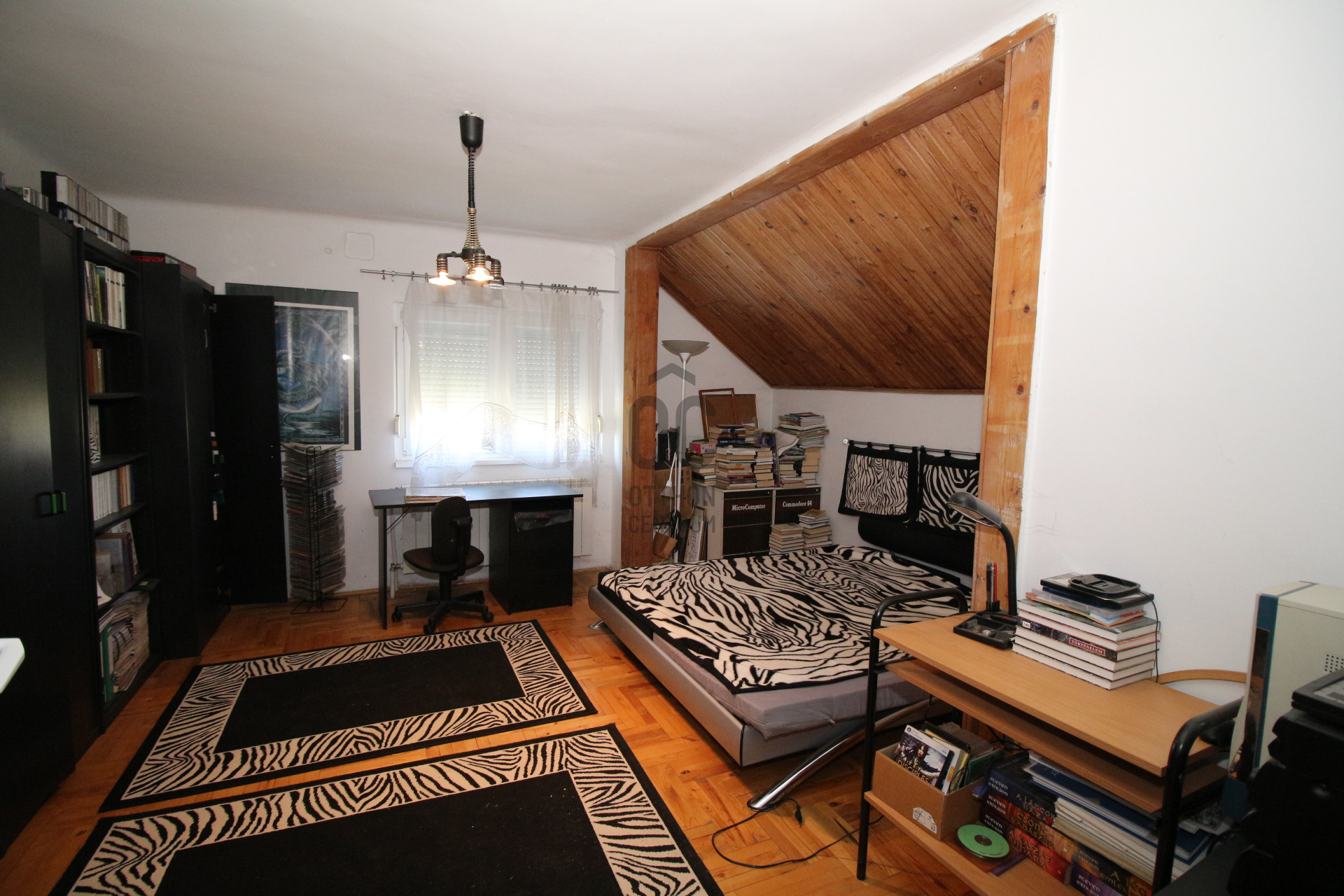 Gallery zoom image