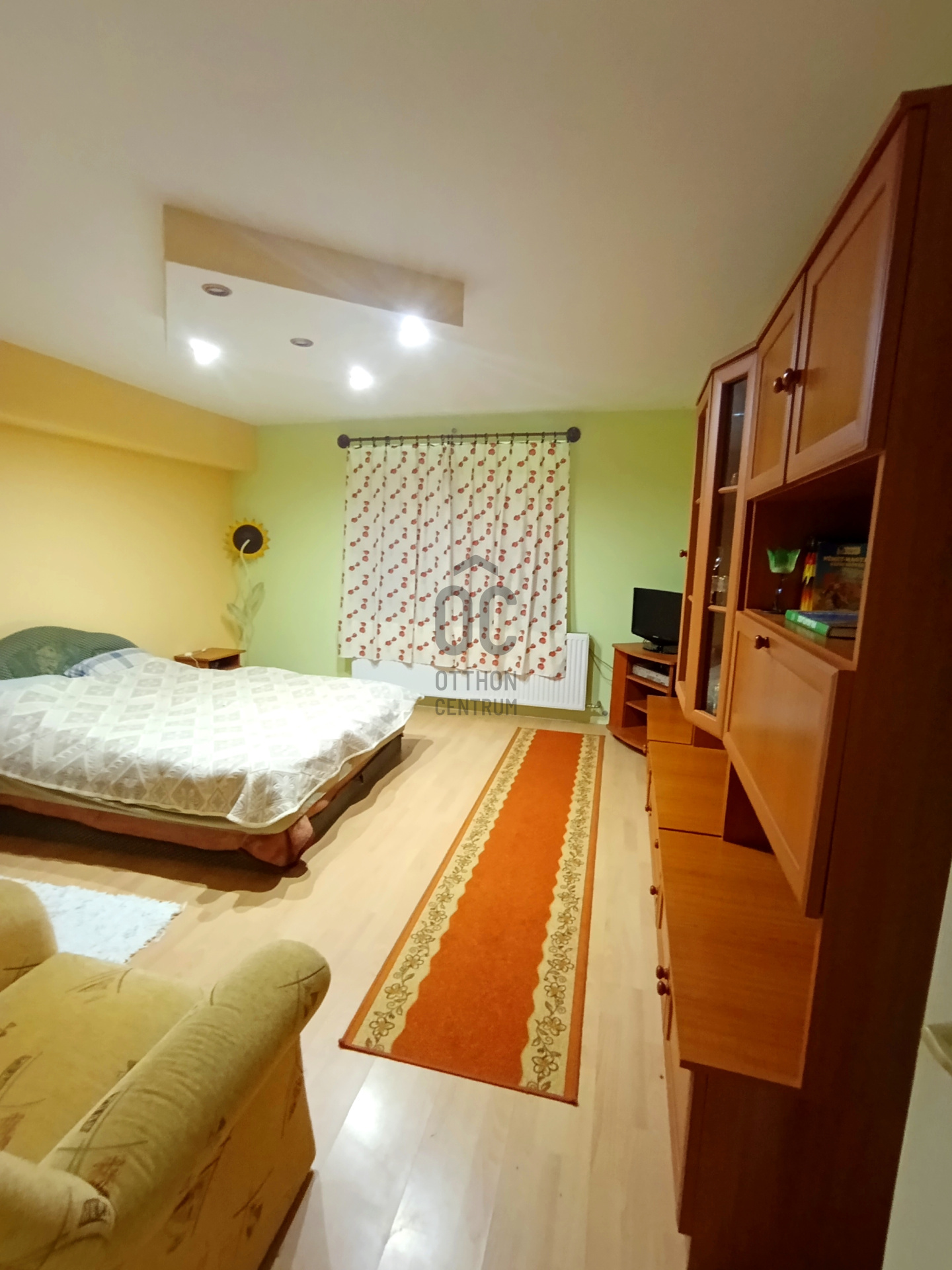 Gallery zoom image