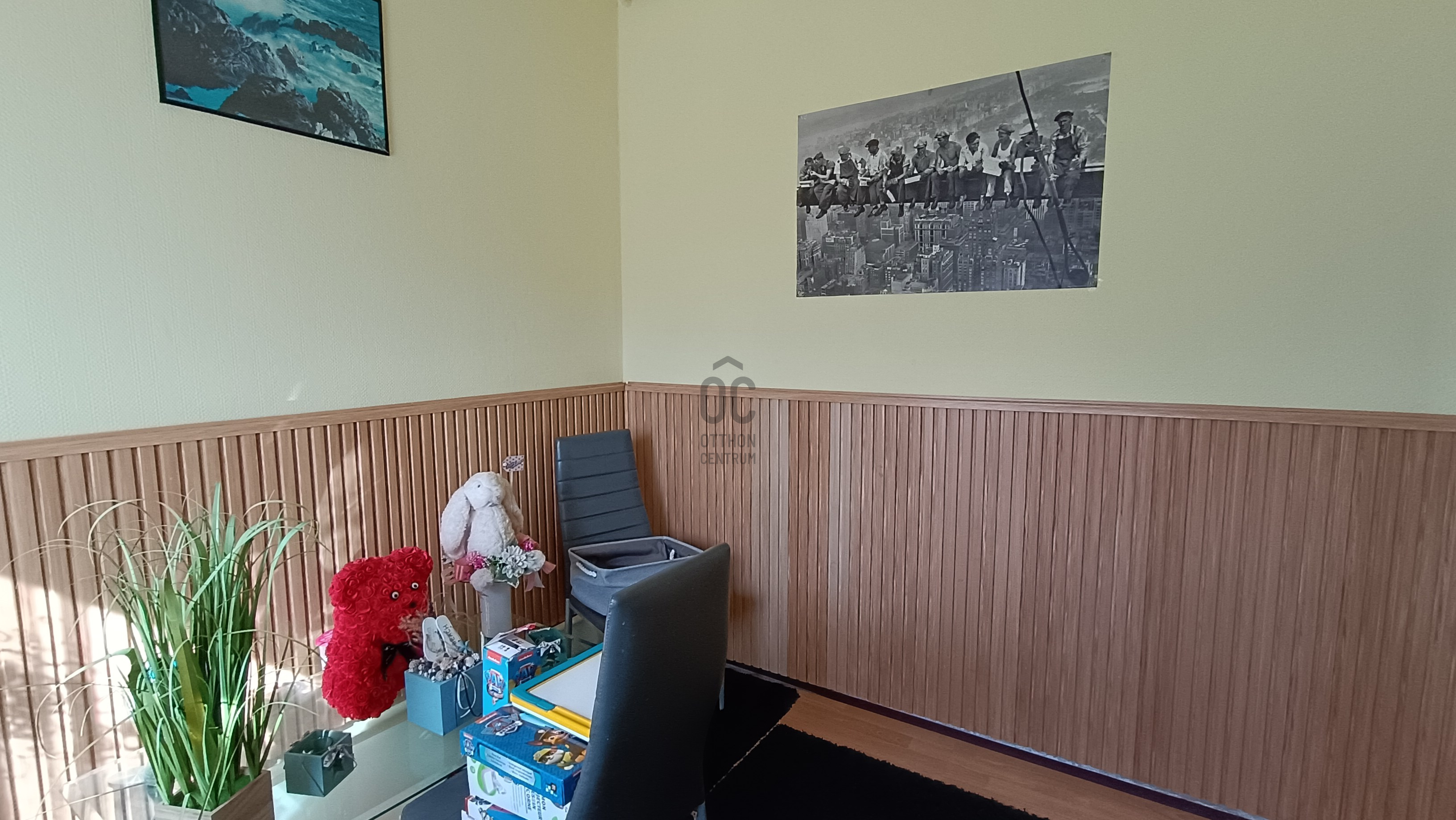 Gallery zoom image