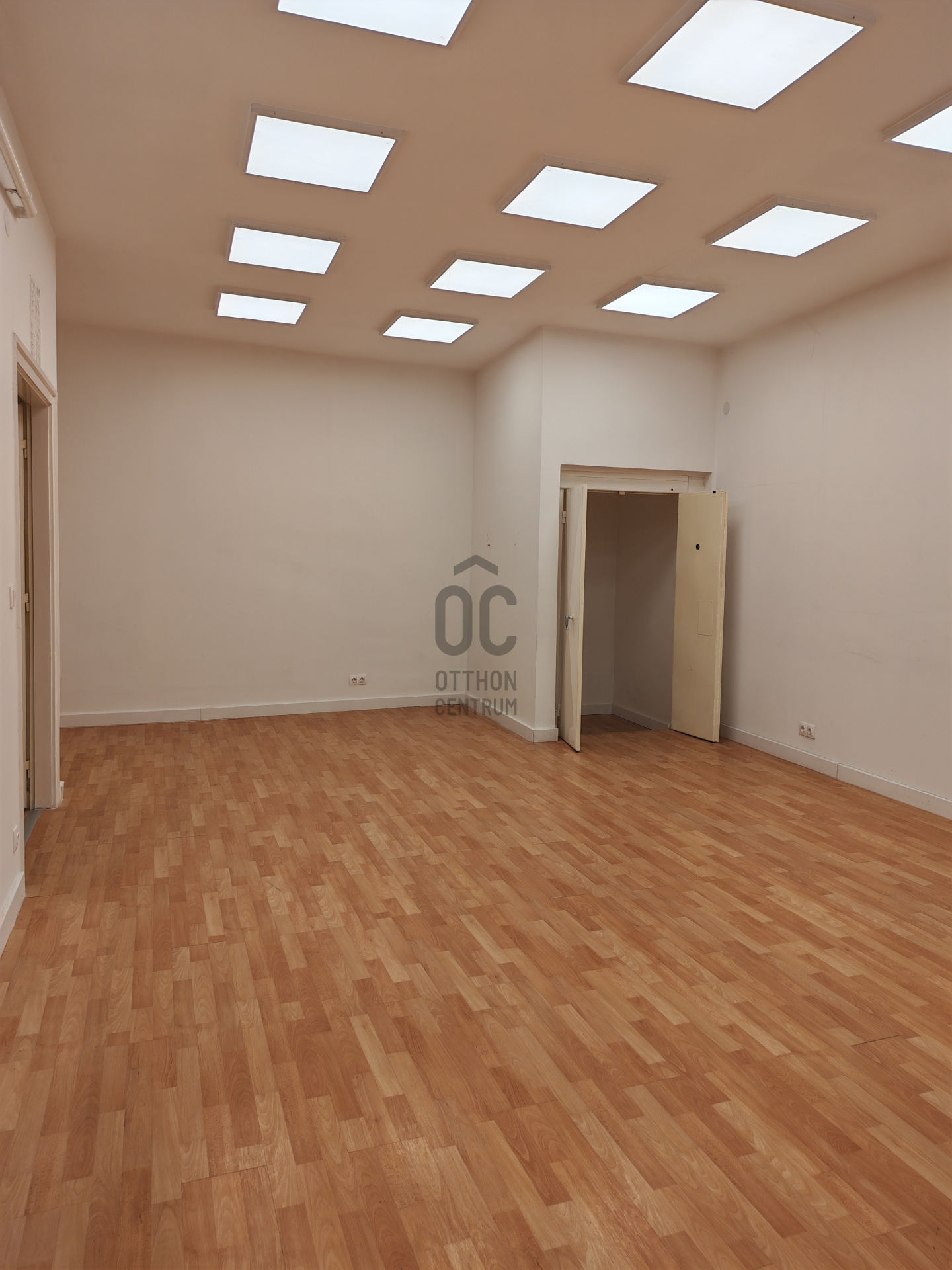 Gallery zoom image