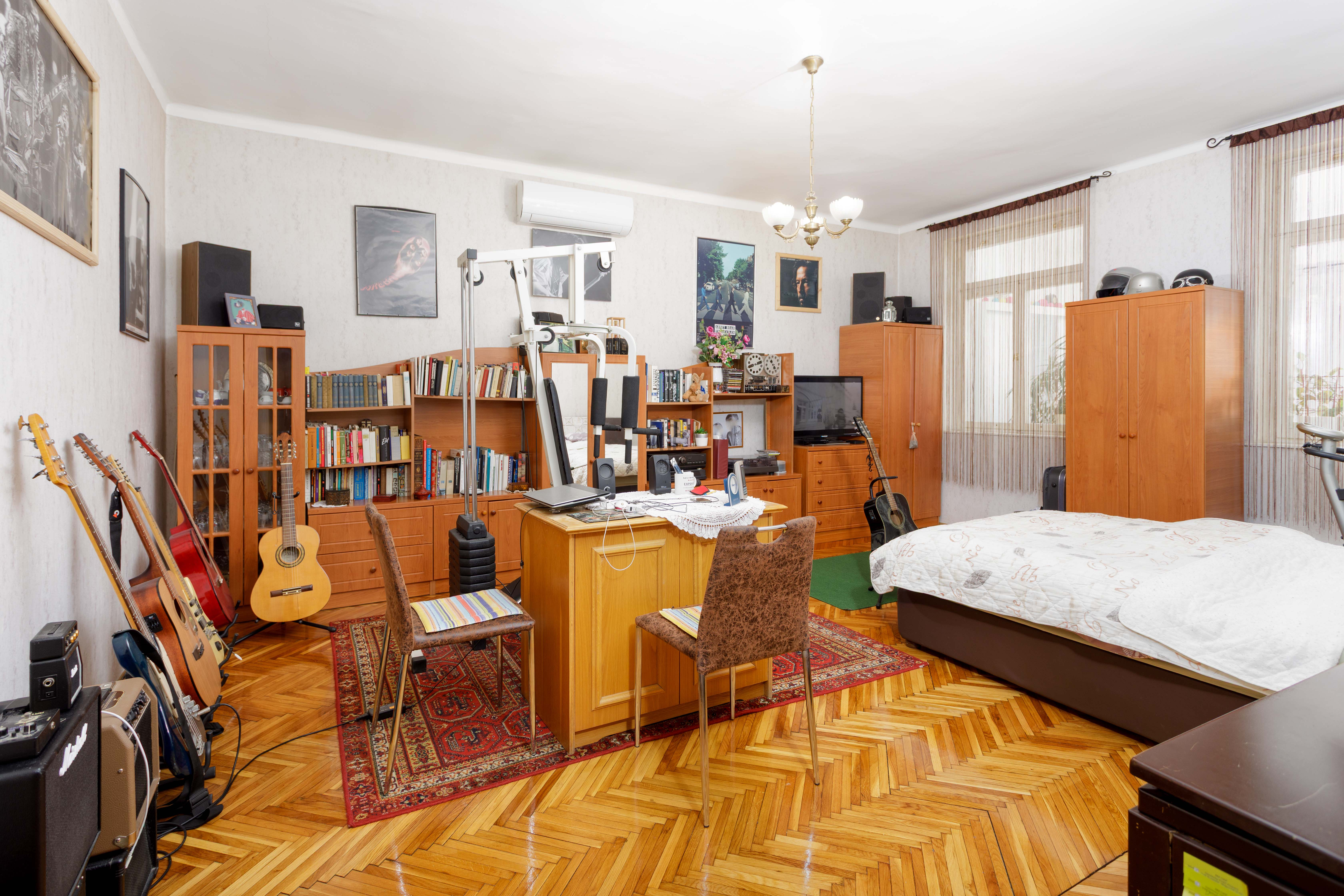 Gallery zoom image