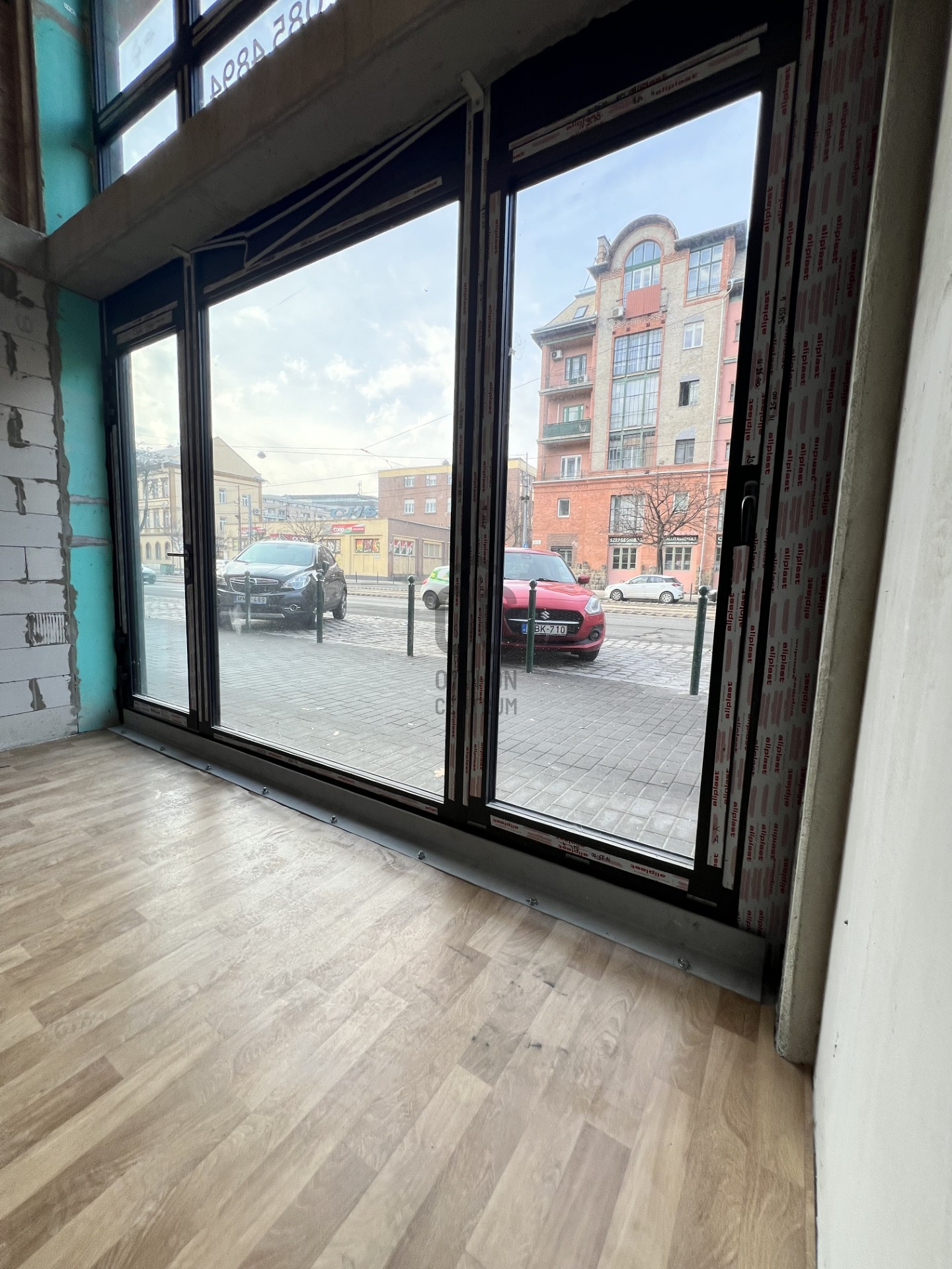 Gallery zoom image