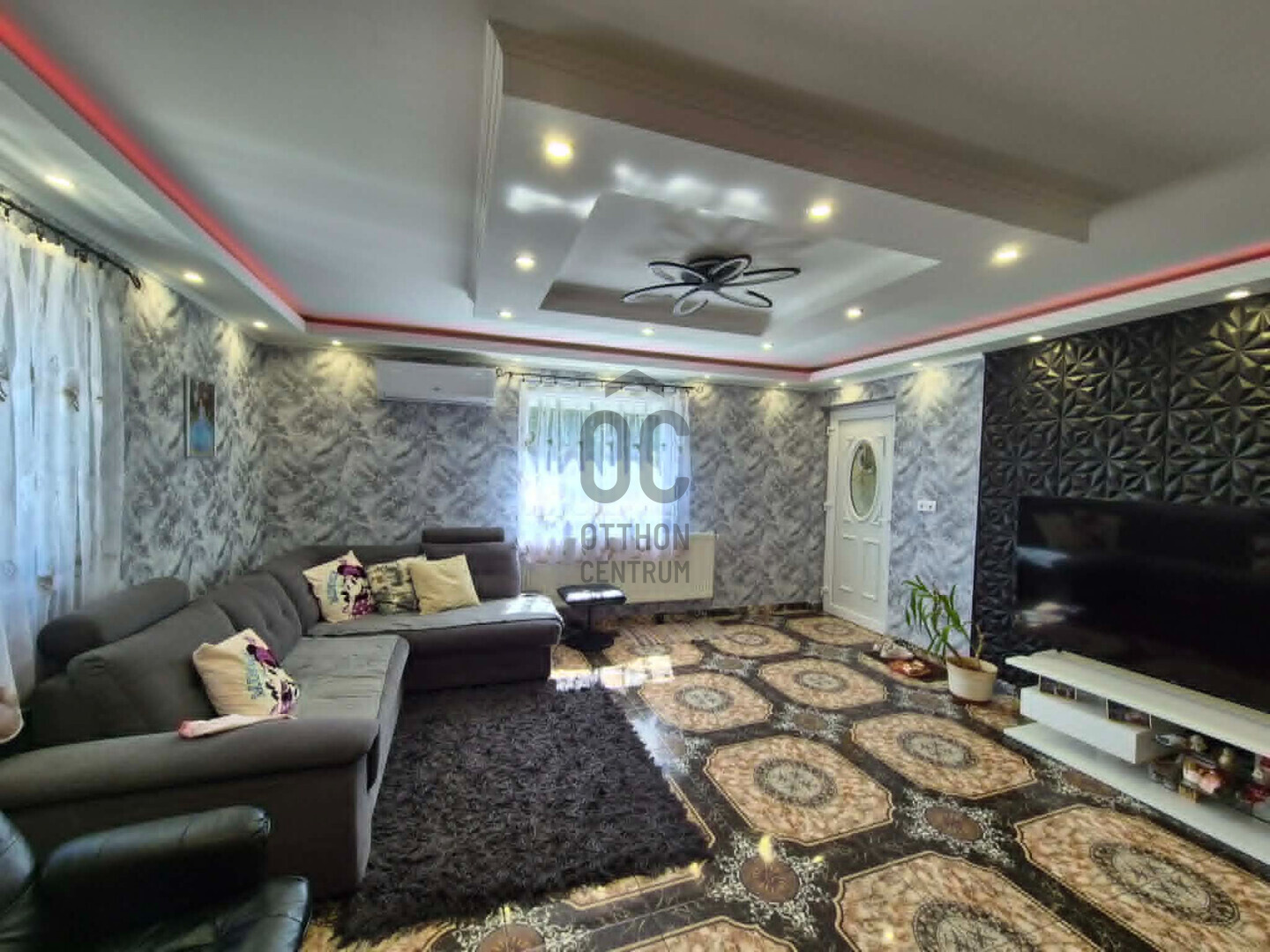 Gallery zoom image