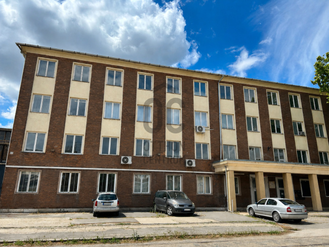3286m² · Üzlethelyiség · 850.000.000 Ft
