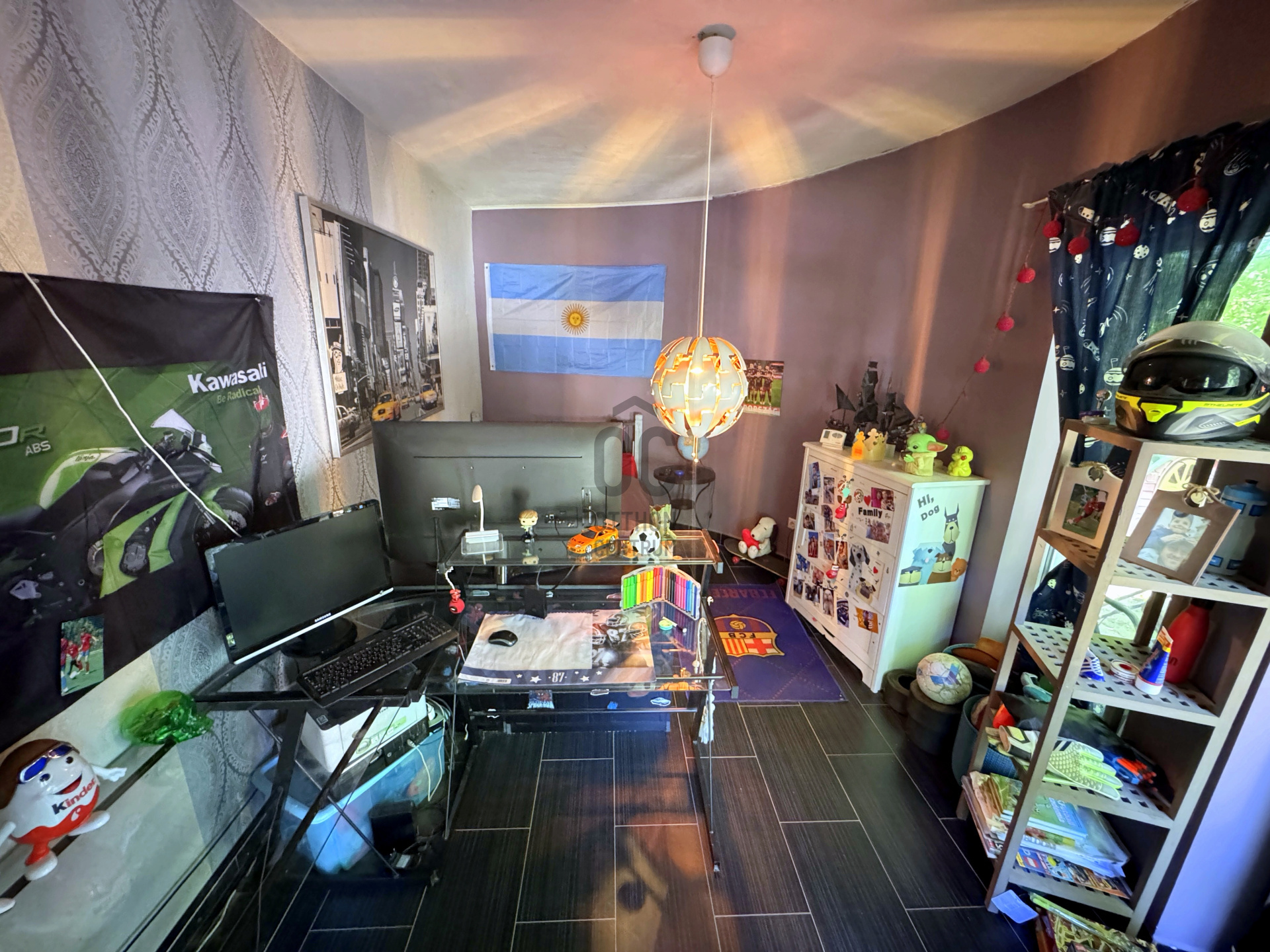 Gallery zoom image