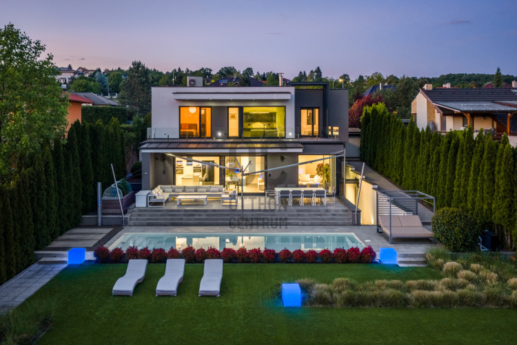 6 bed · 276m² · Családi ház · 550.000.000 Ft
