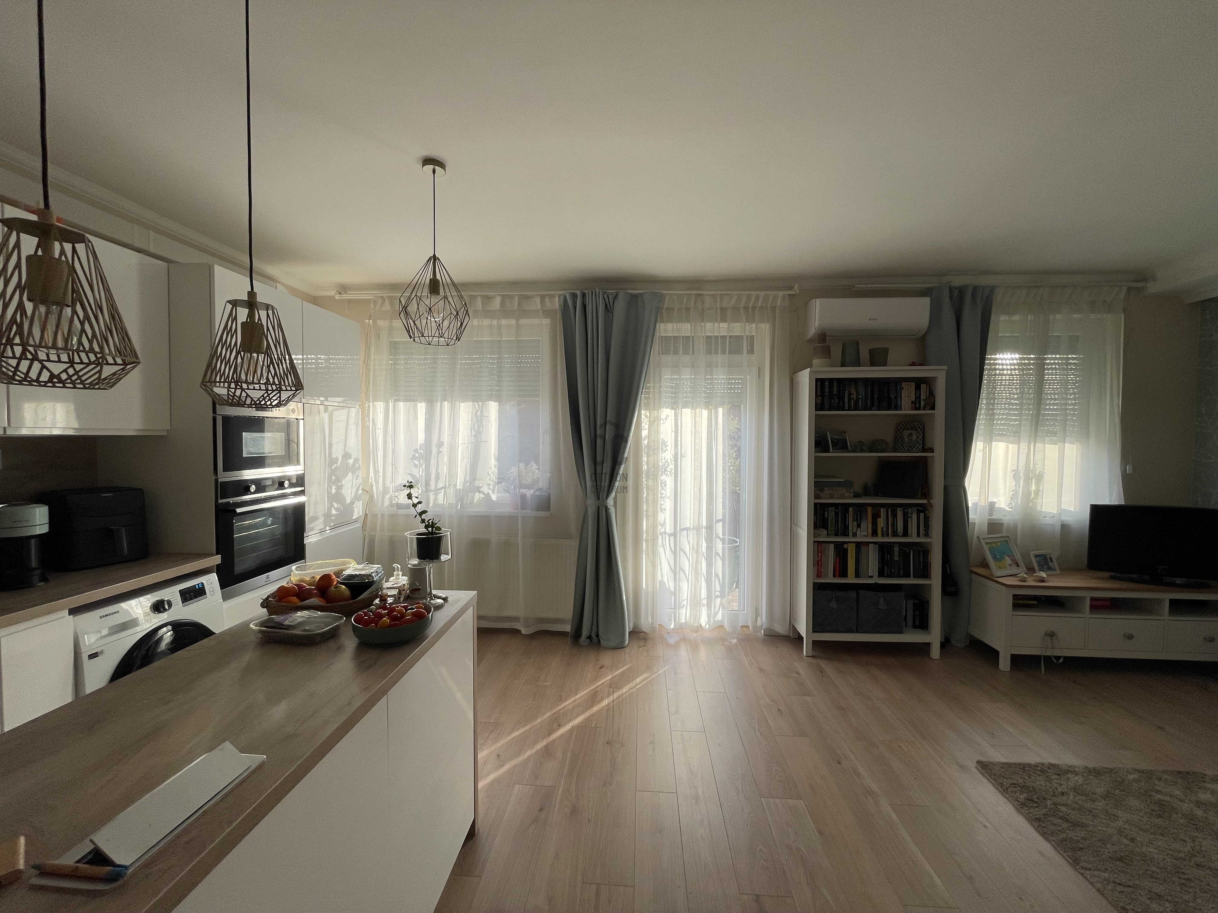 Gallery zoom image