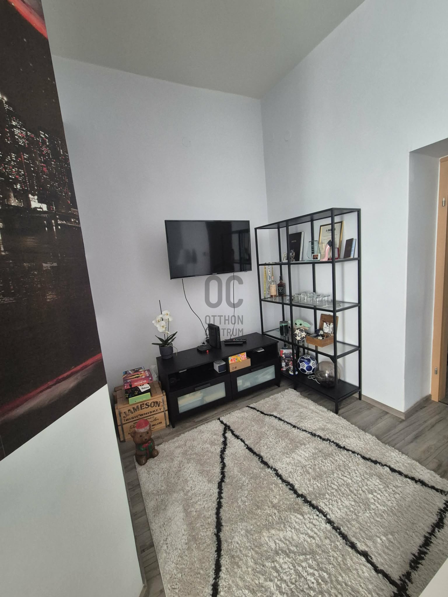 Gallery zoom image