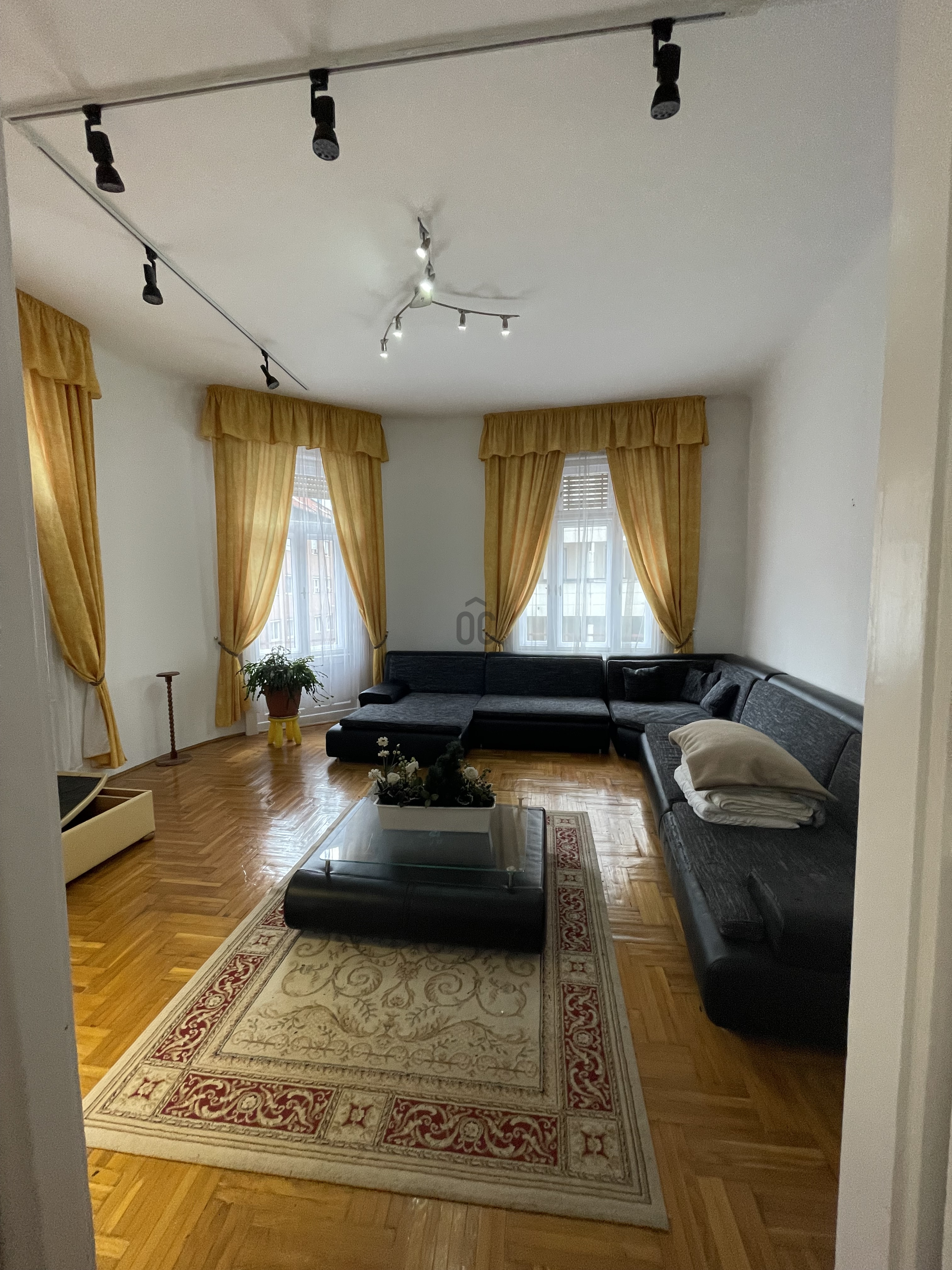 Gallery zoom image