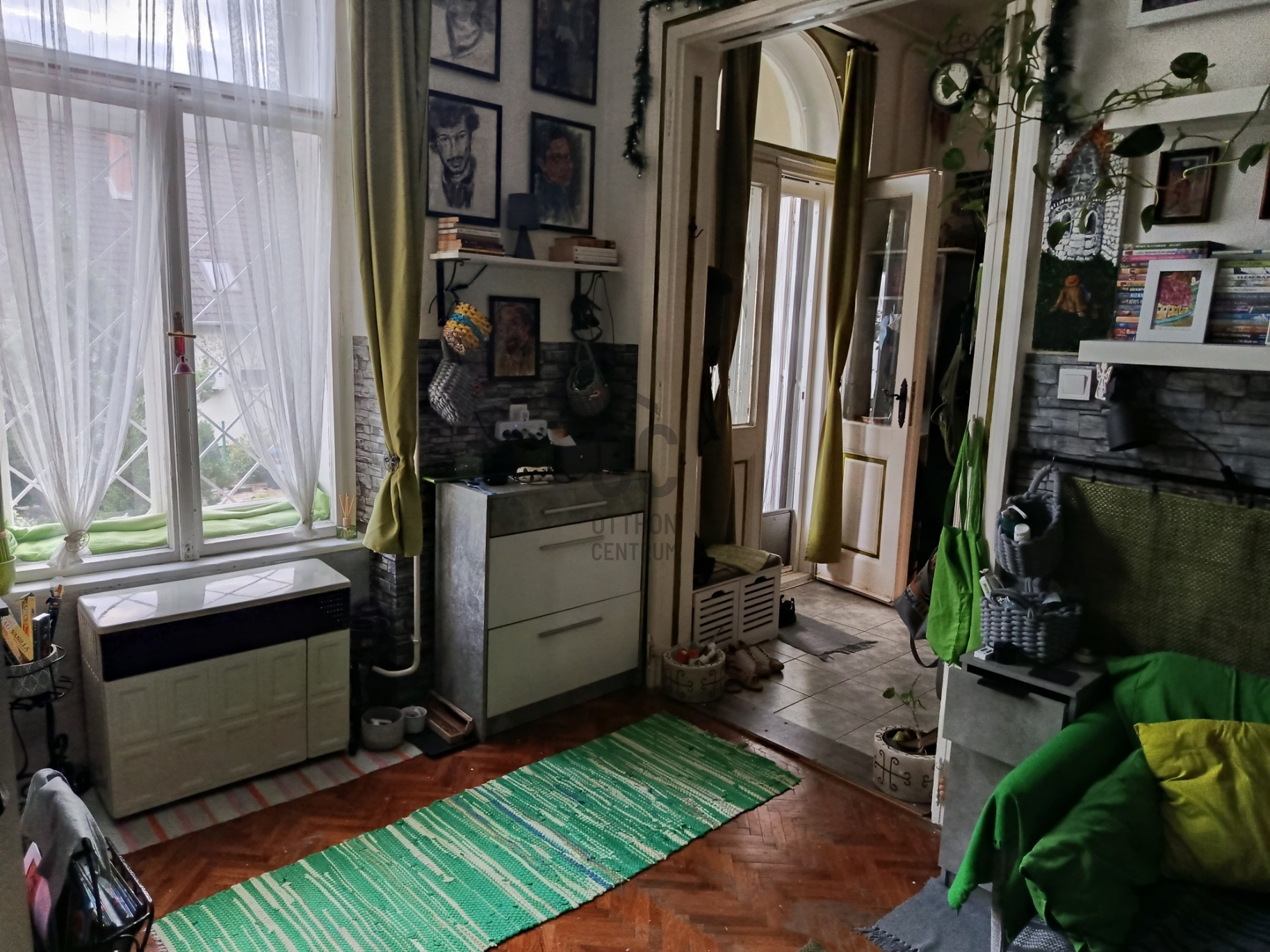 Gallery zoom image