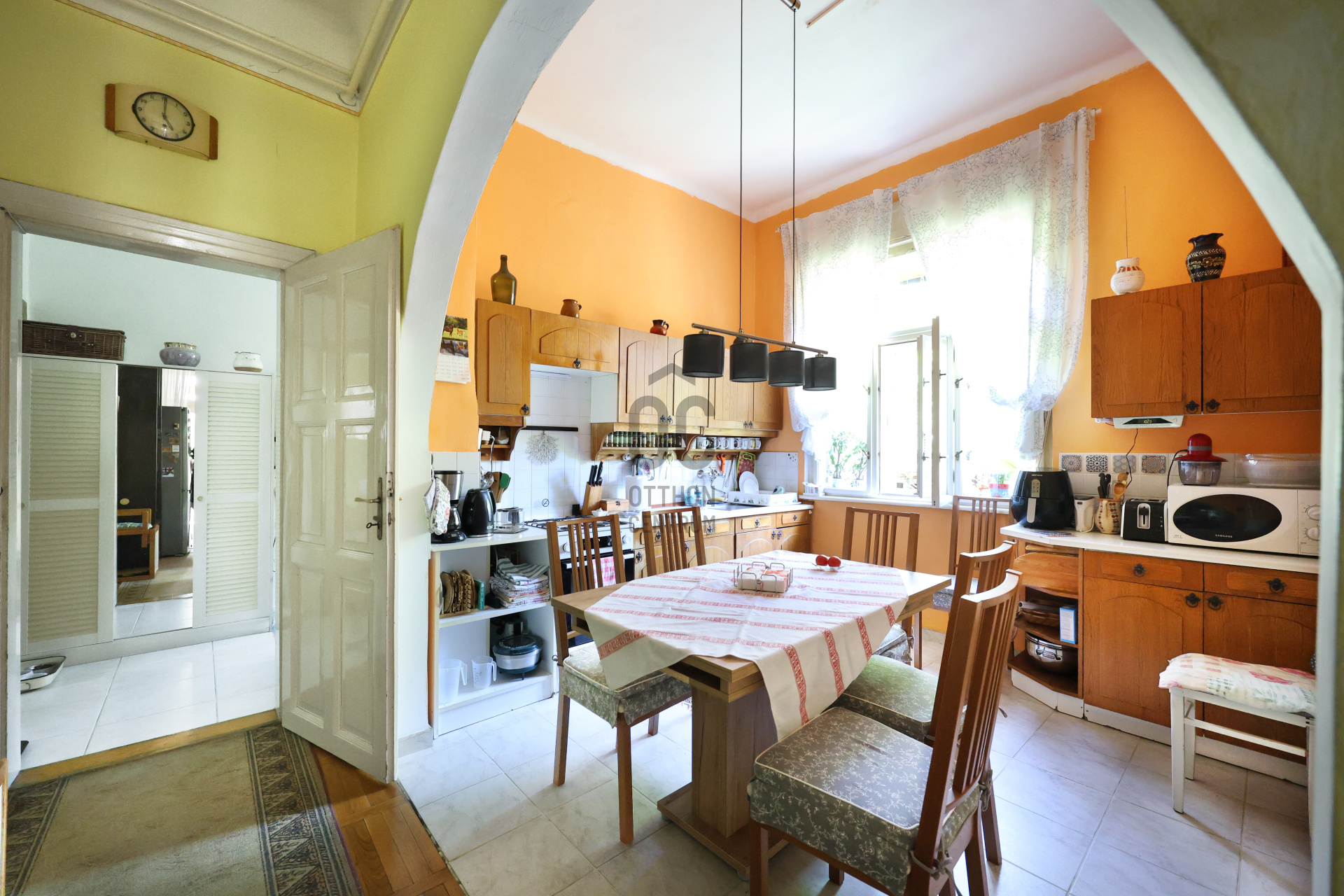 Gallery zoom image