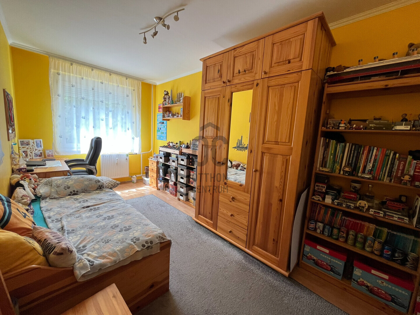 Gallery zoom image
