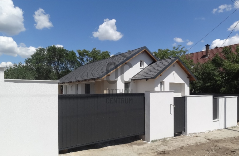 4 bed · 113m² · Családi ház · 153.900.000 Ft