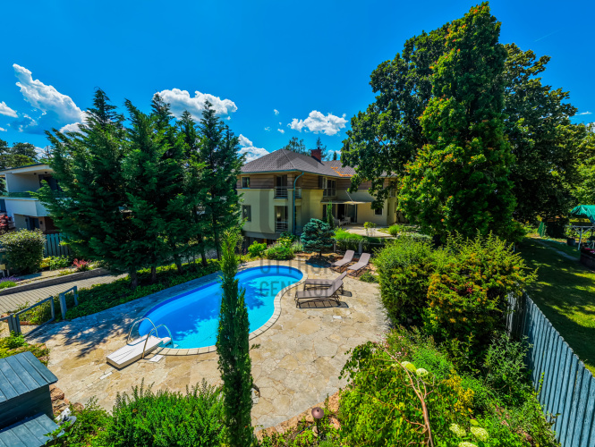 8 bed · 300m² · Ház · 385.000.000 Ft