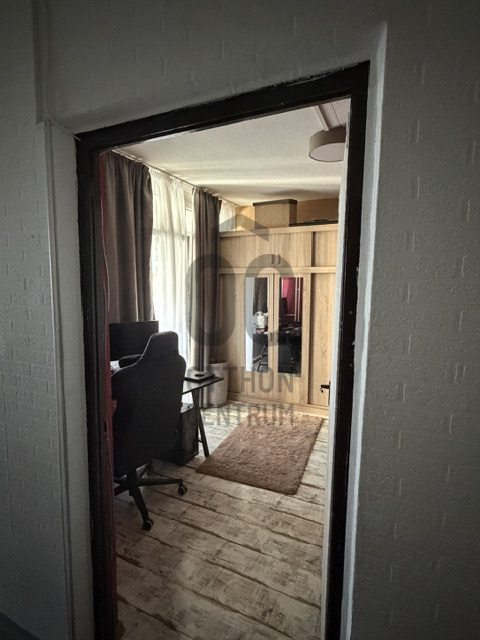 Gallery zoom image