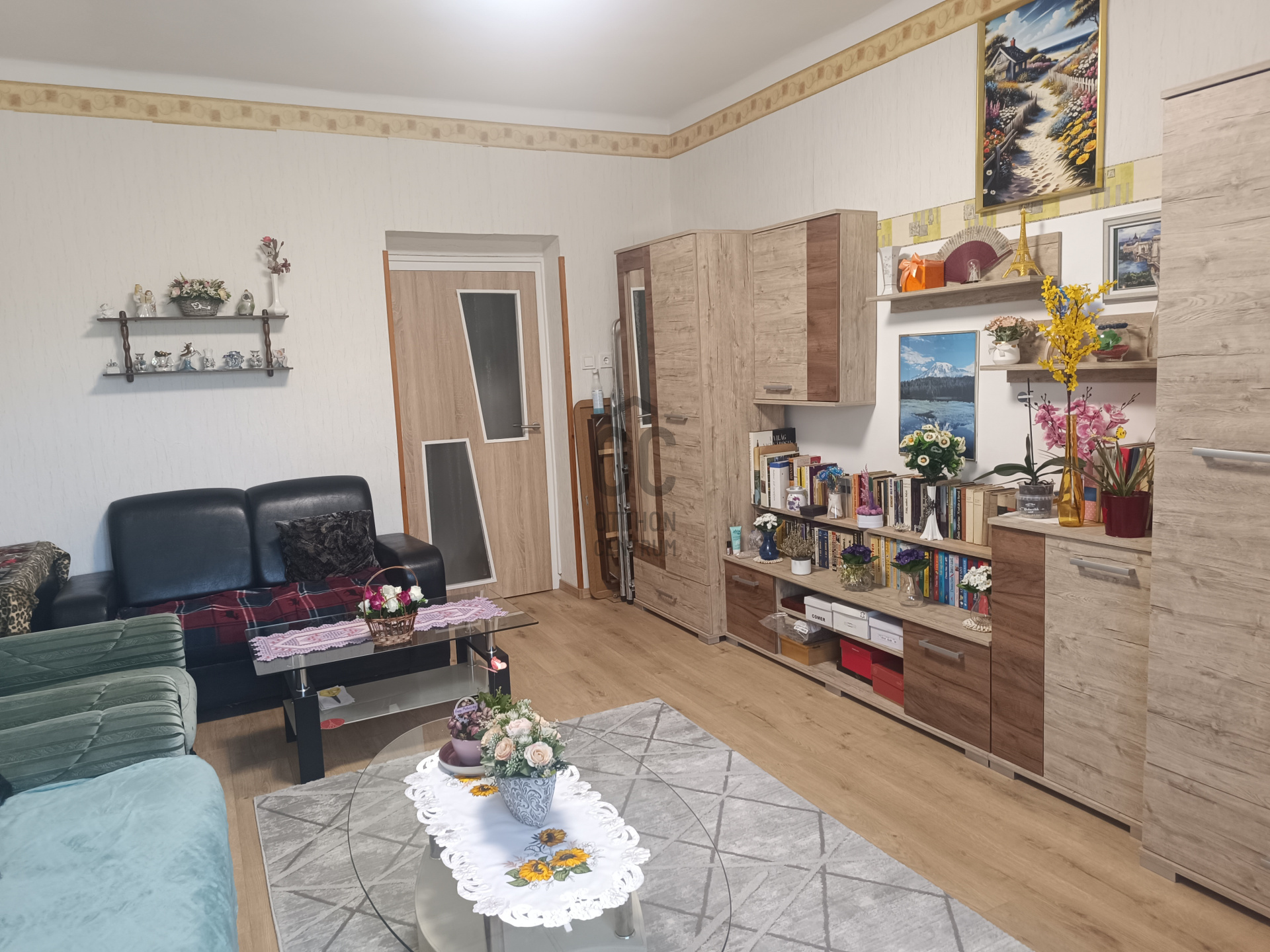 Gallery zoom image