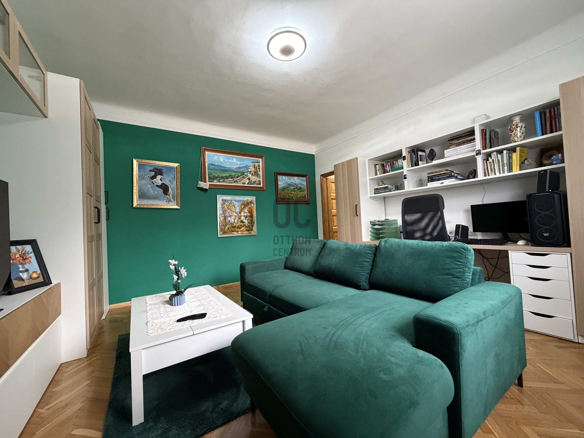 Gallery zoom image