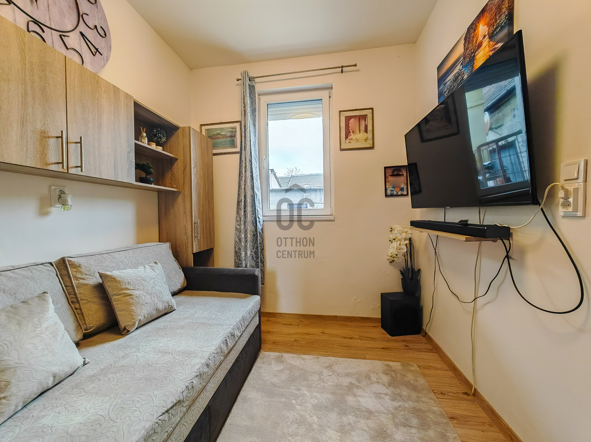 Gallery zoom image