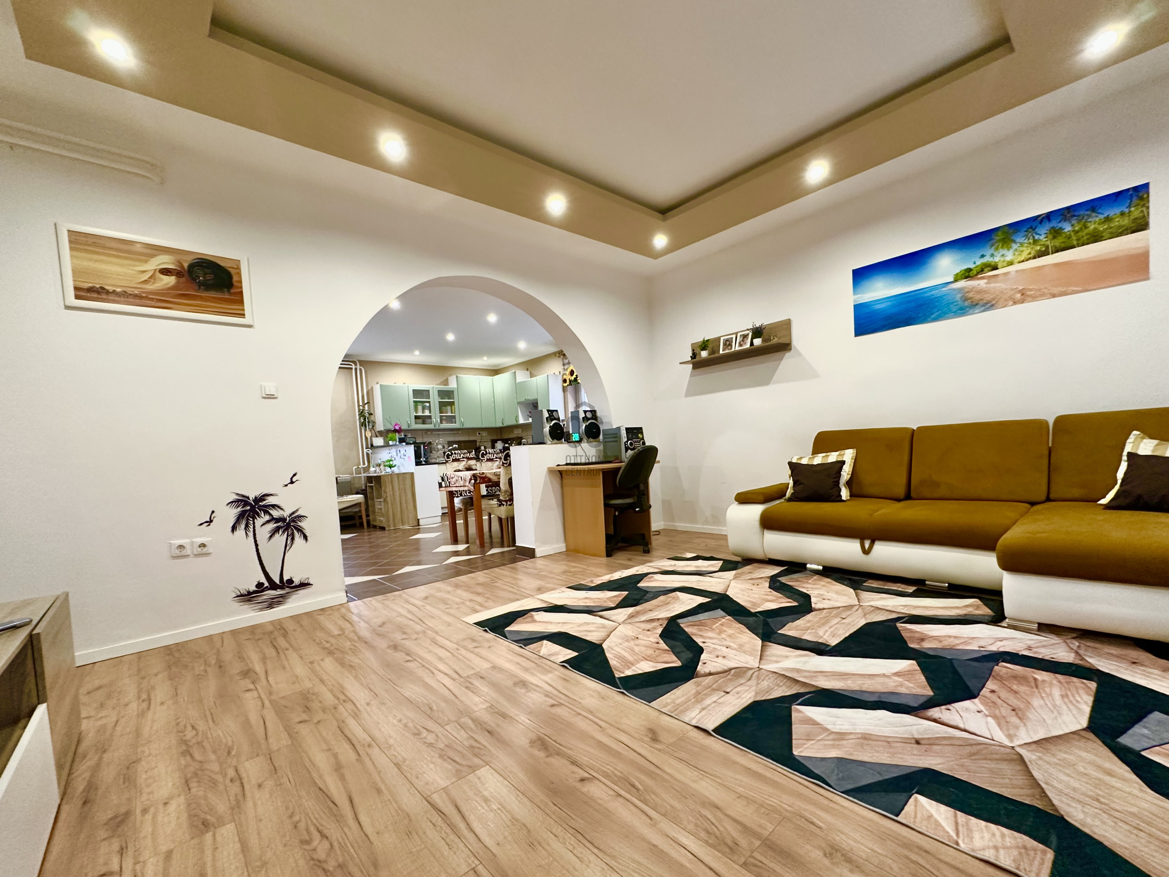 Gallery zoom image