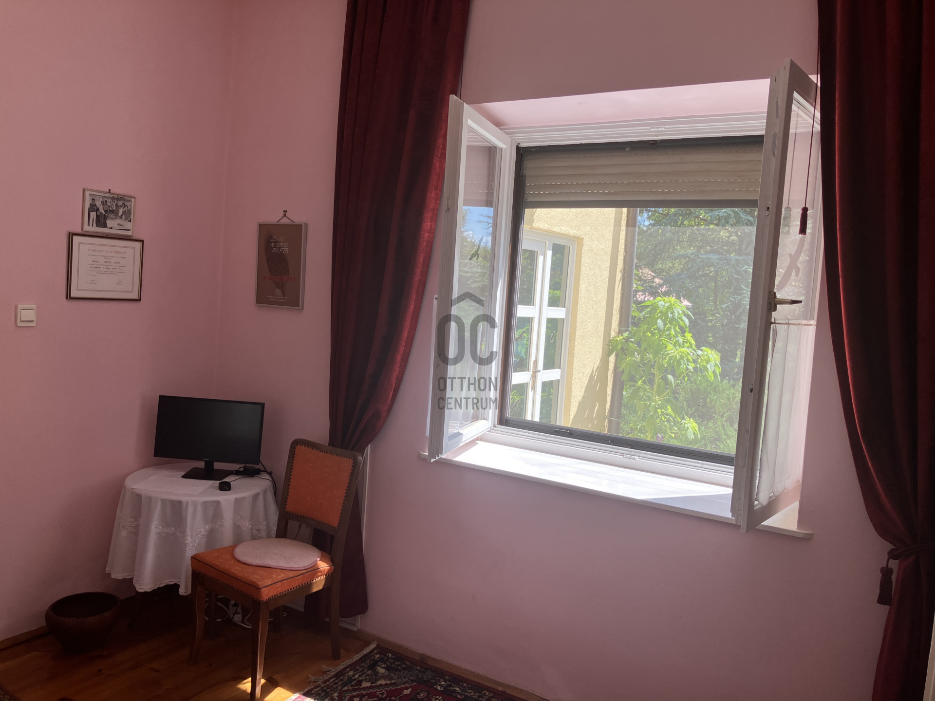 Gallery zoom image