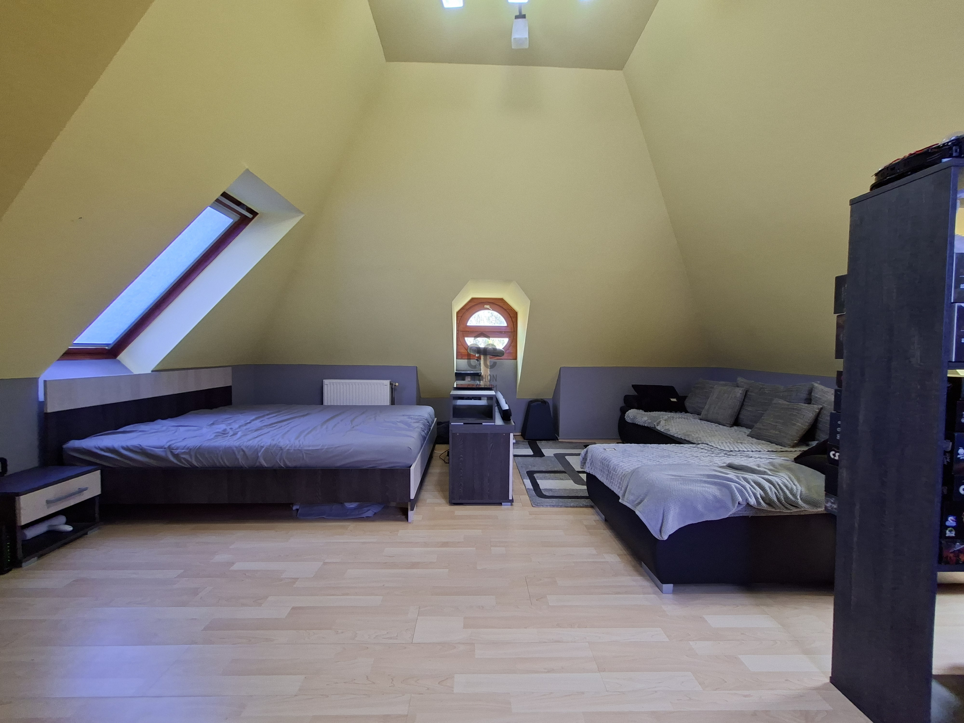 Gallery zoom image