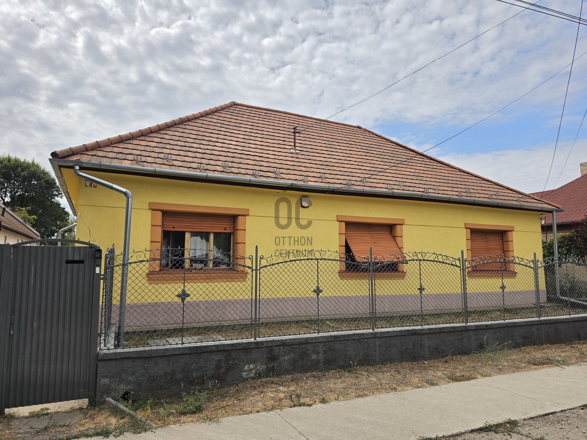 Gallery zoom image
