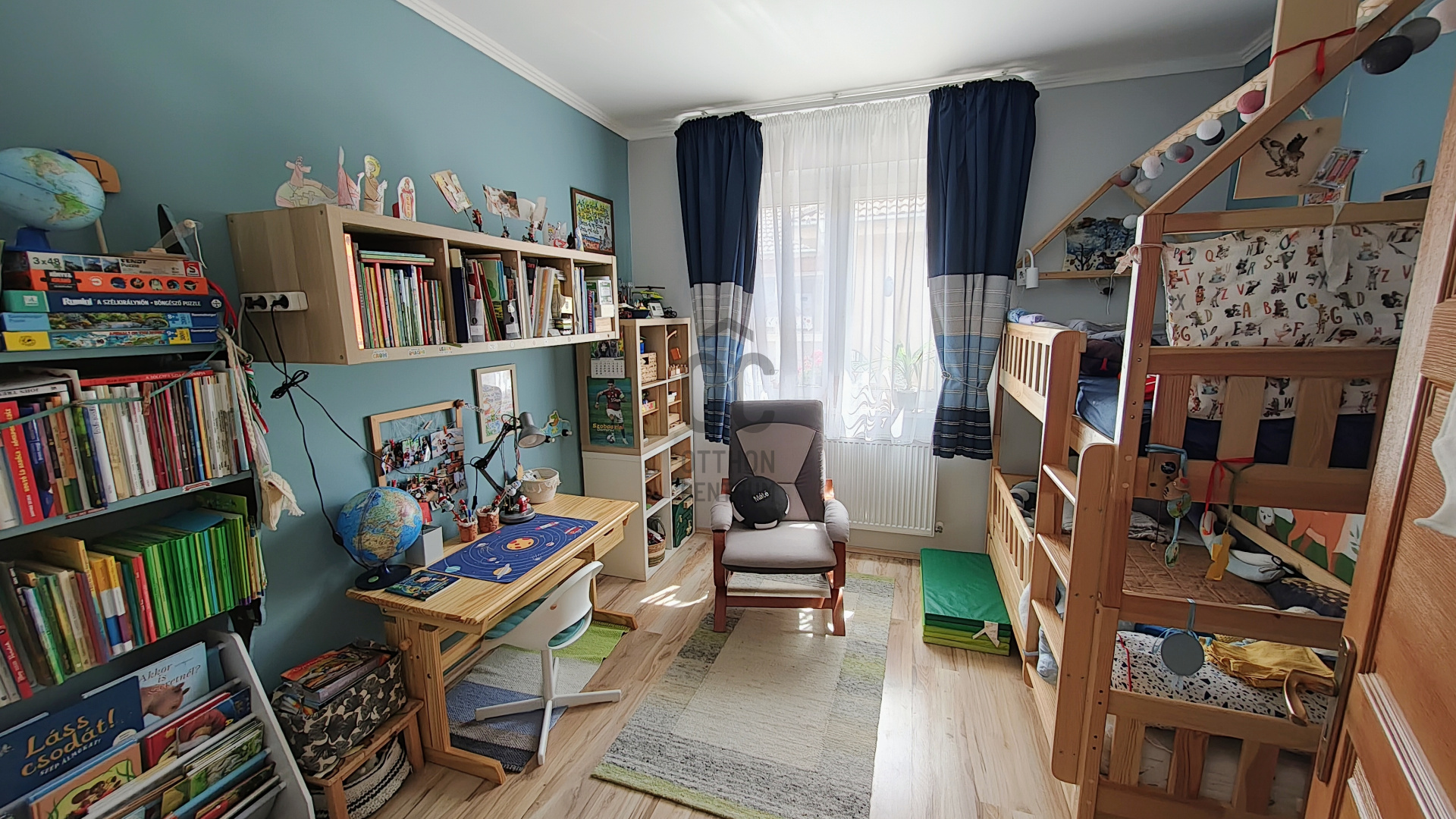 Gallery zoom image
