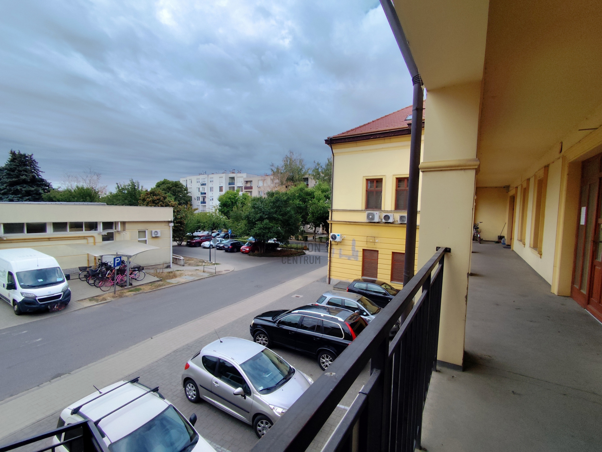Gallery zoom image