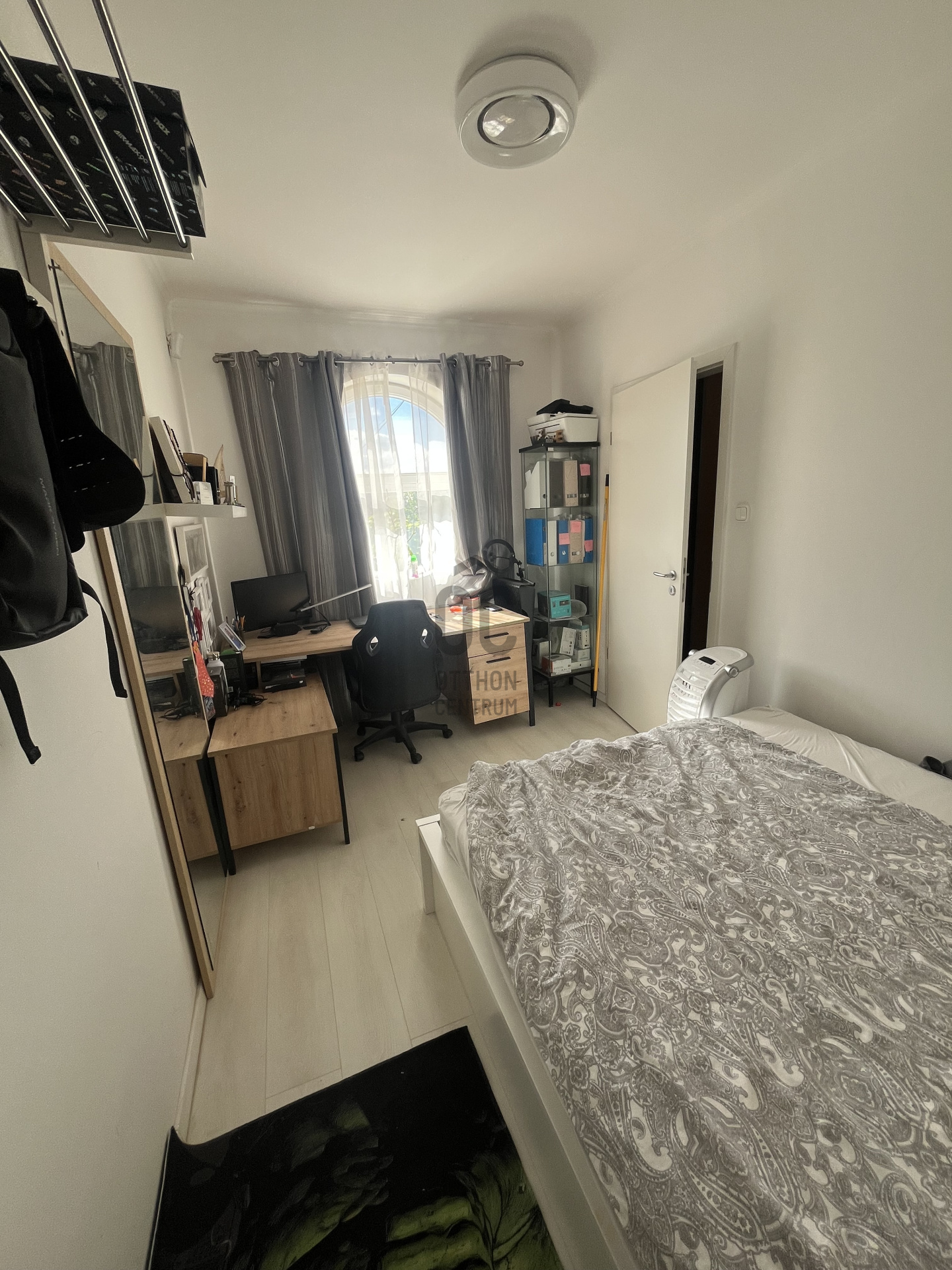 Gallery zoom image