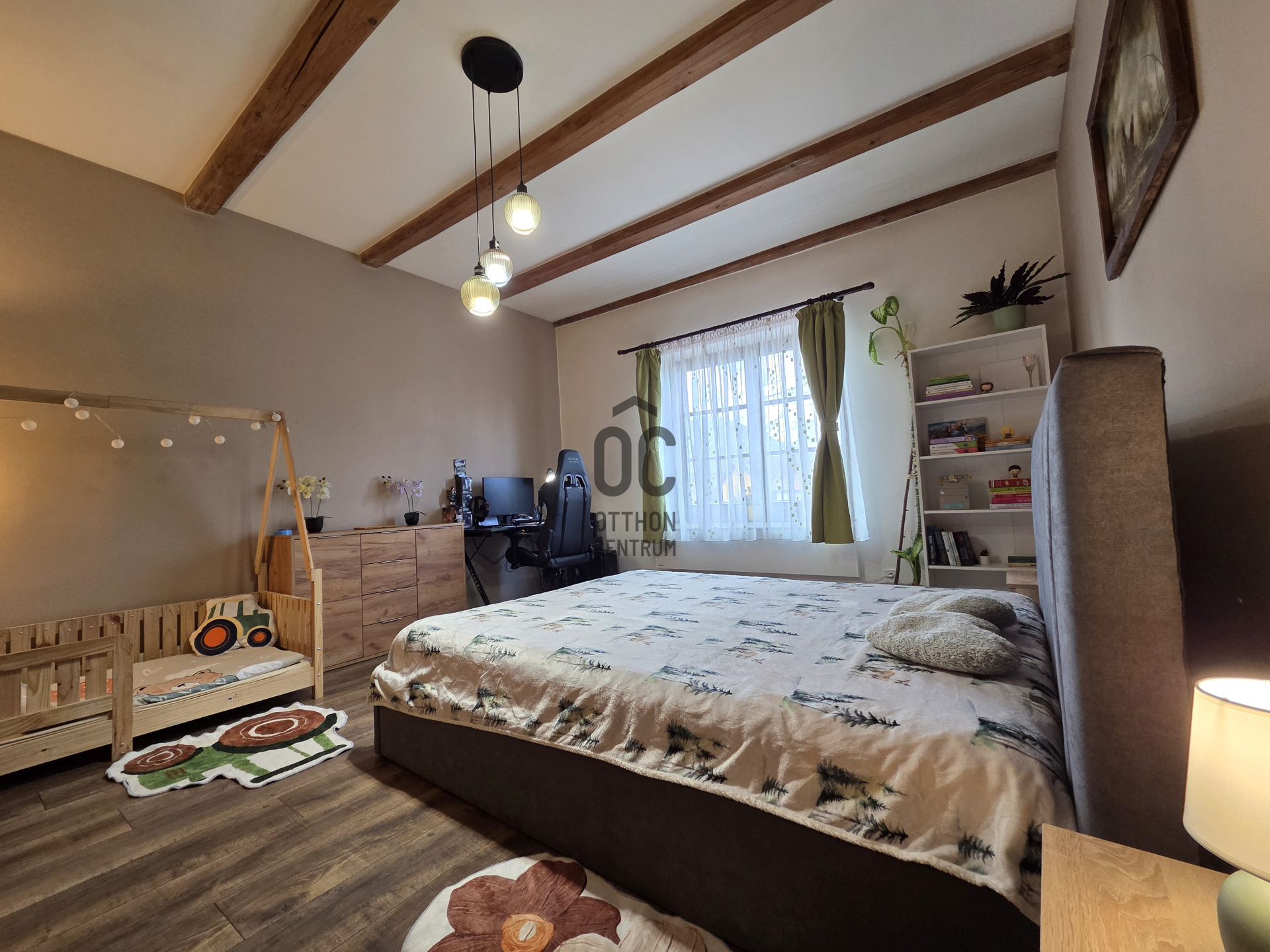 Gallery zoom image
